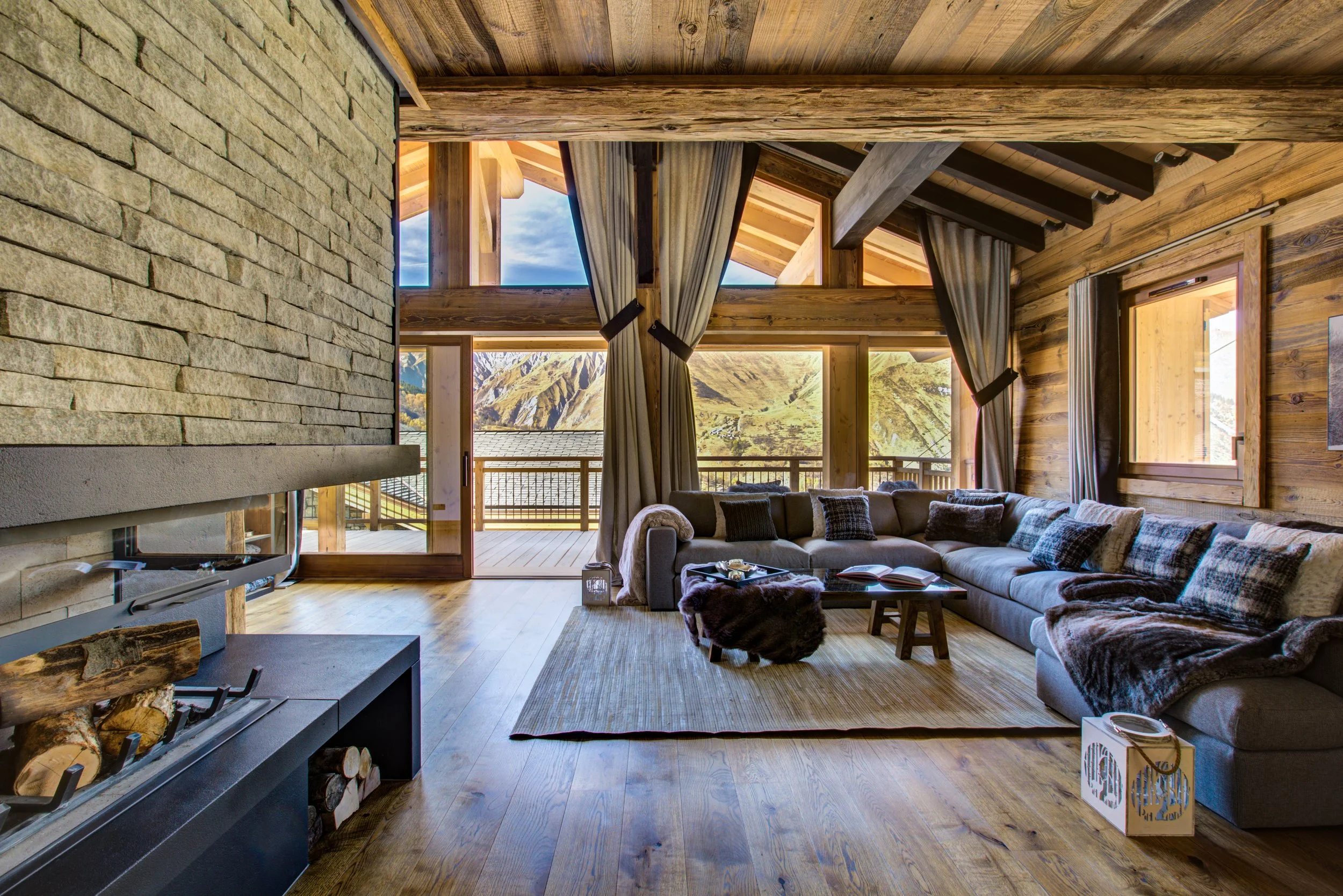 Living area - Daytime 4.jpg