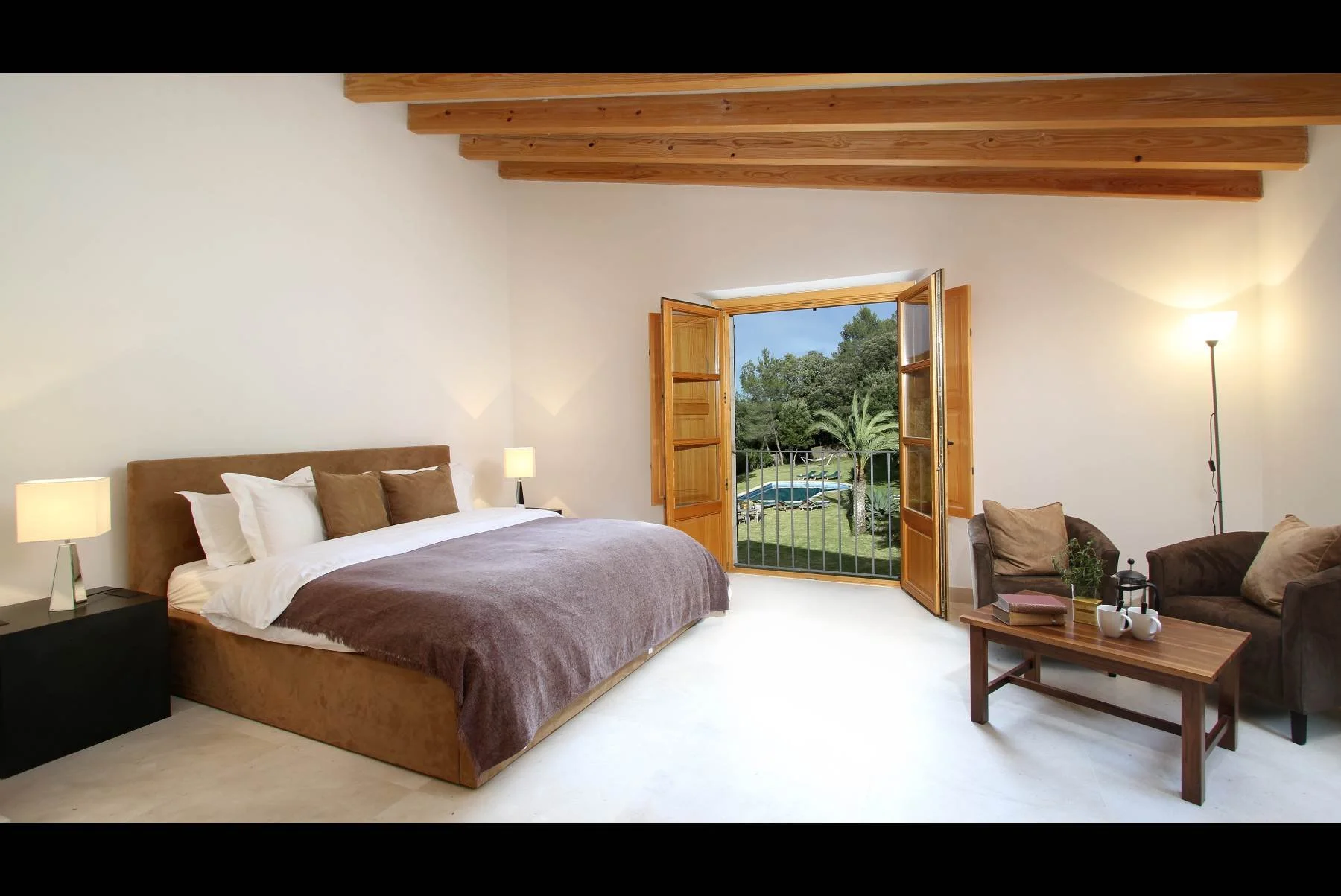 WHALLEY Can Perot - D PAN 01a sml.jpg