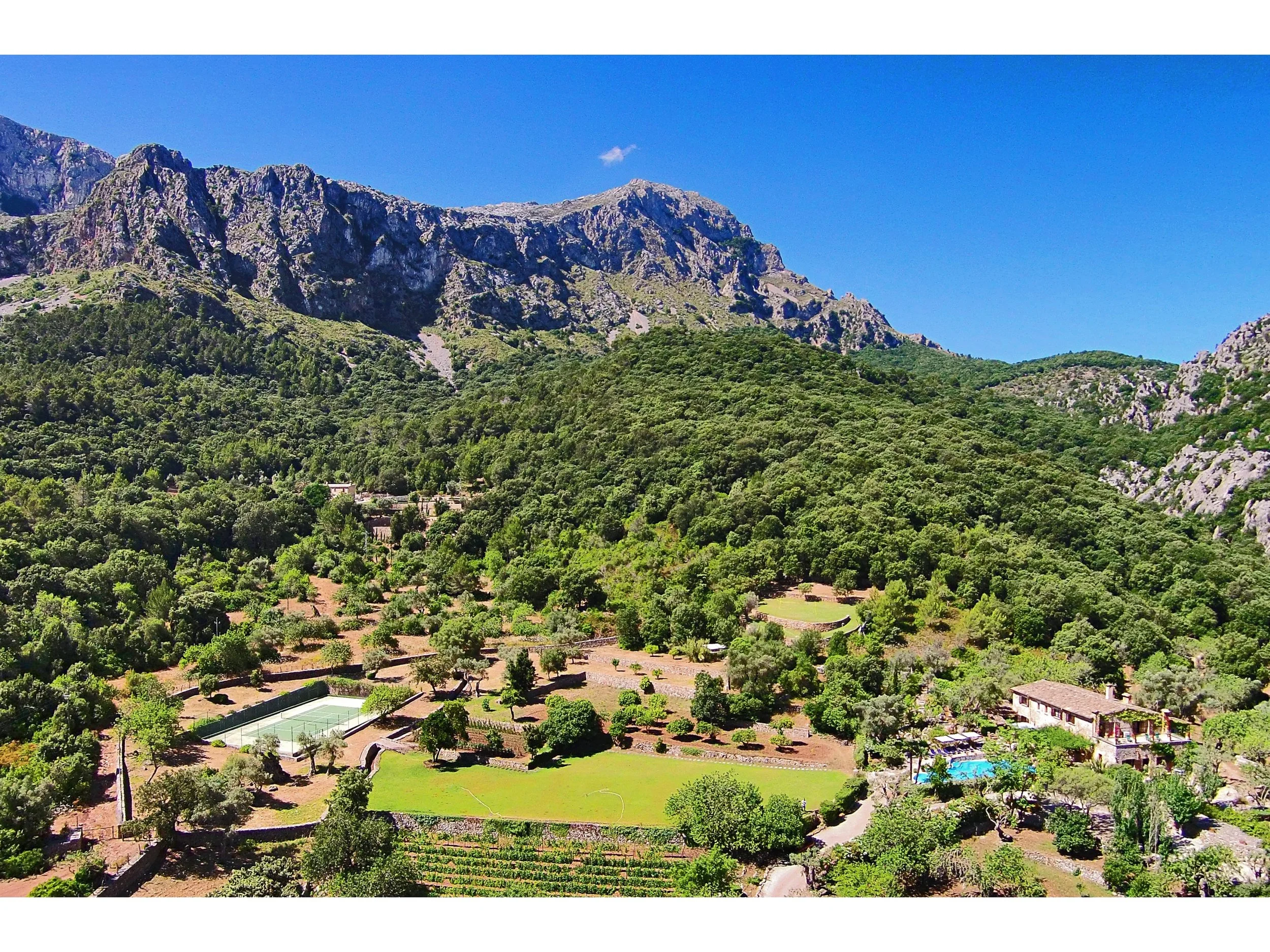 BV Can Melcion - A 05b.jpg