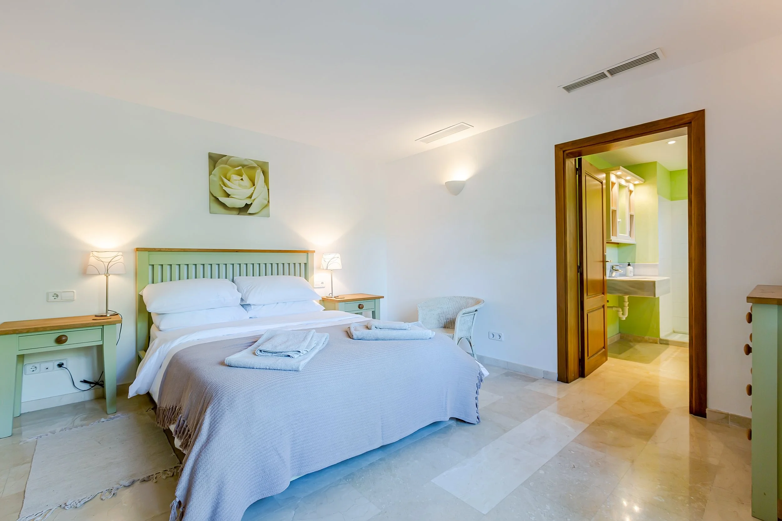 Kay - Gardenia 17-6795.jpg