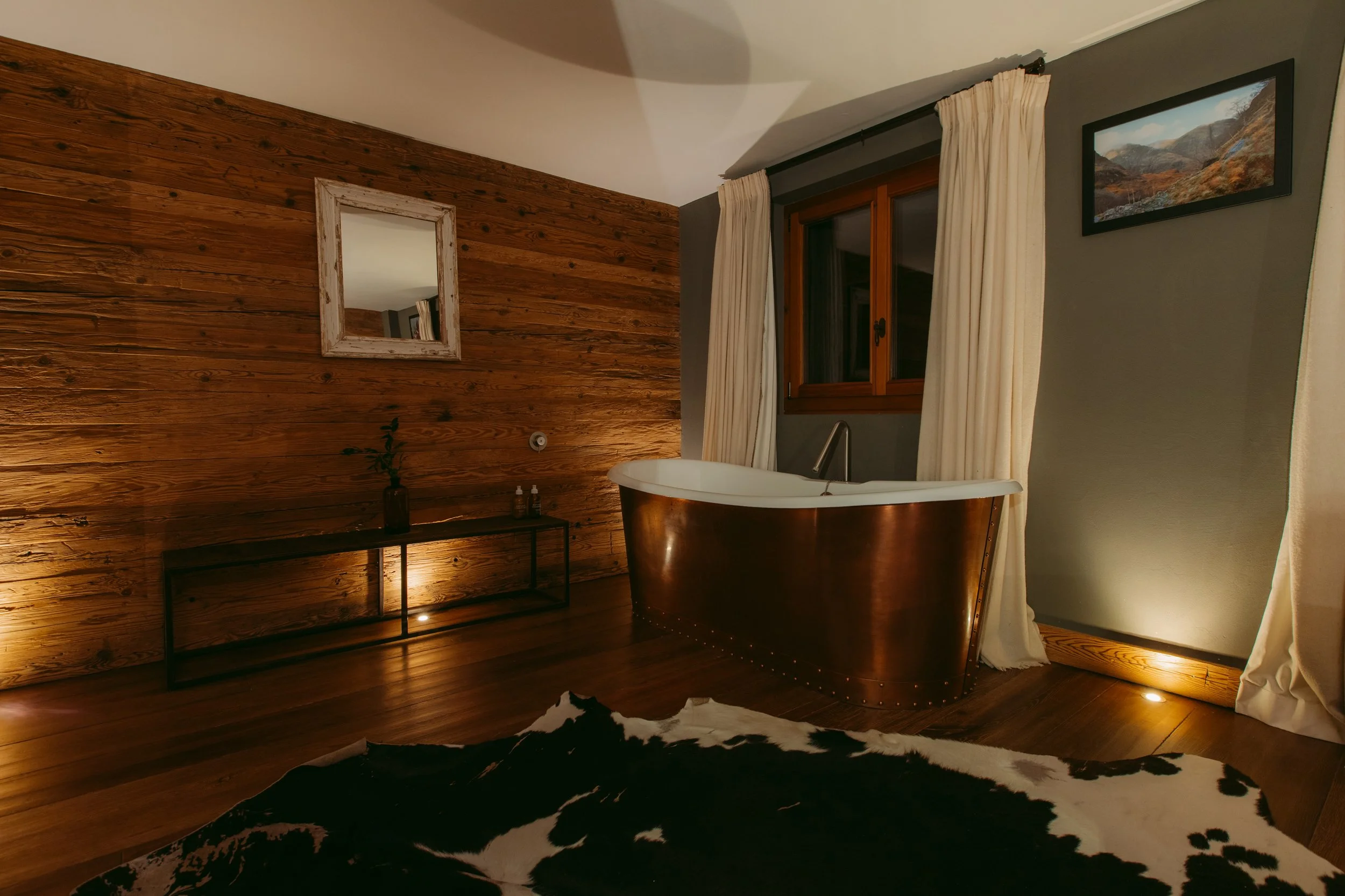 SA_Chalet 1936_Guest room 07_Twin Ensuite A.jpg