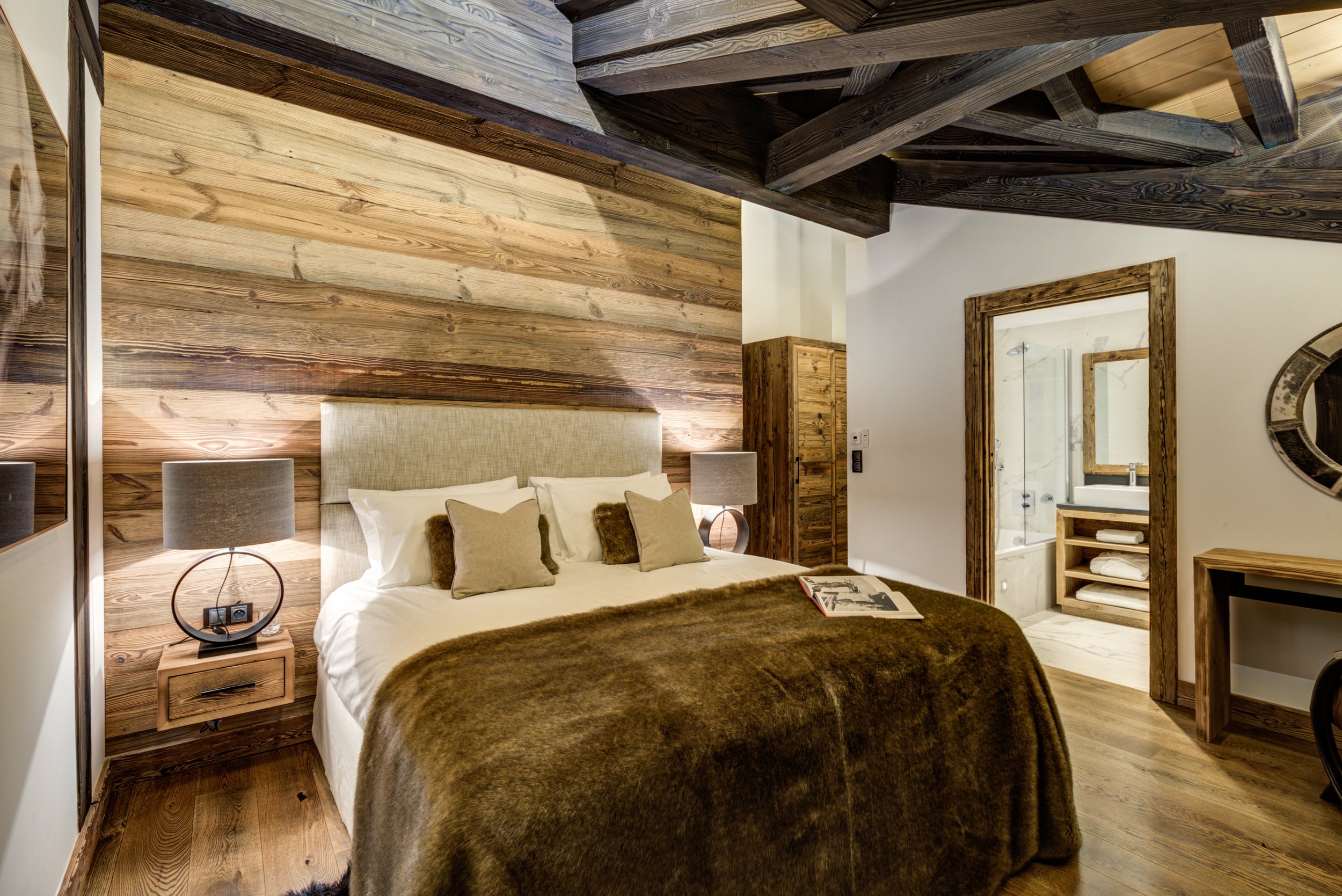 Bedroom 1 - Master (2).jpg