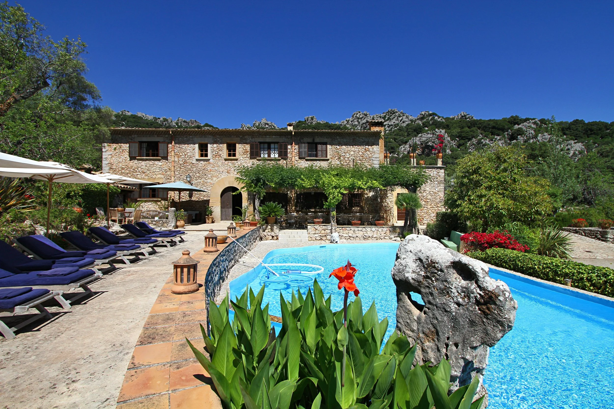 BV Can Melcion - E 00a.jpg