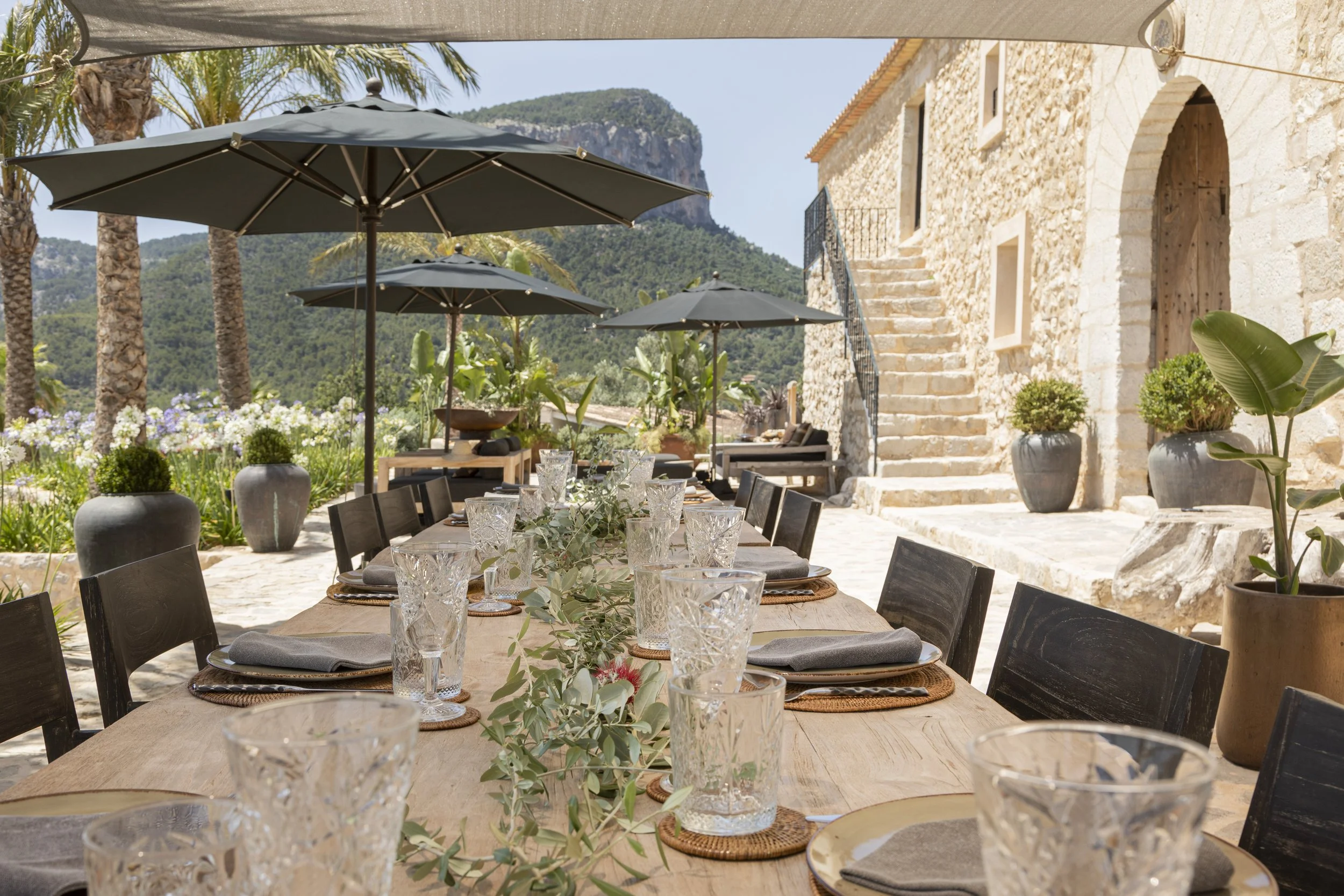 Outdoor lunch II.jpg