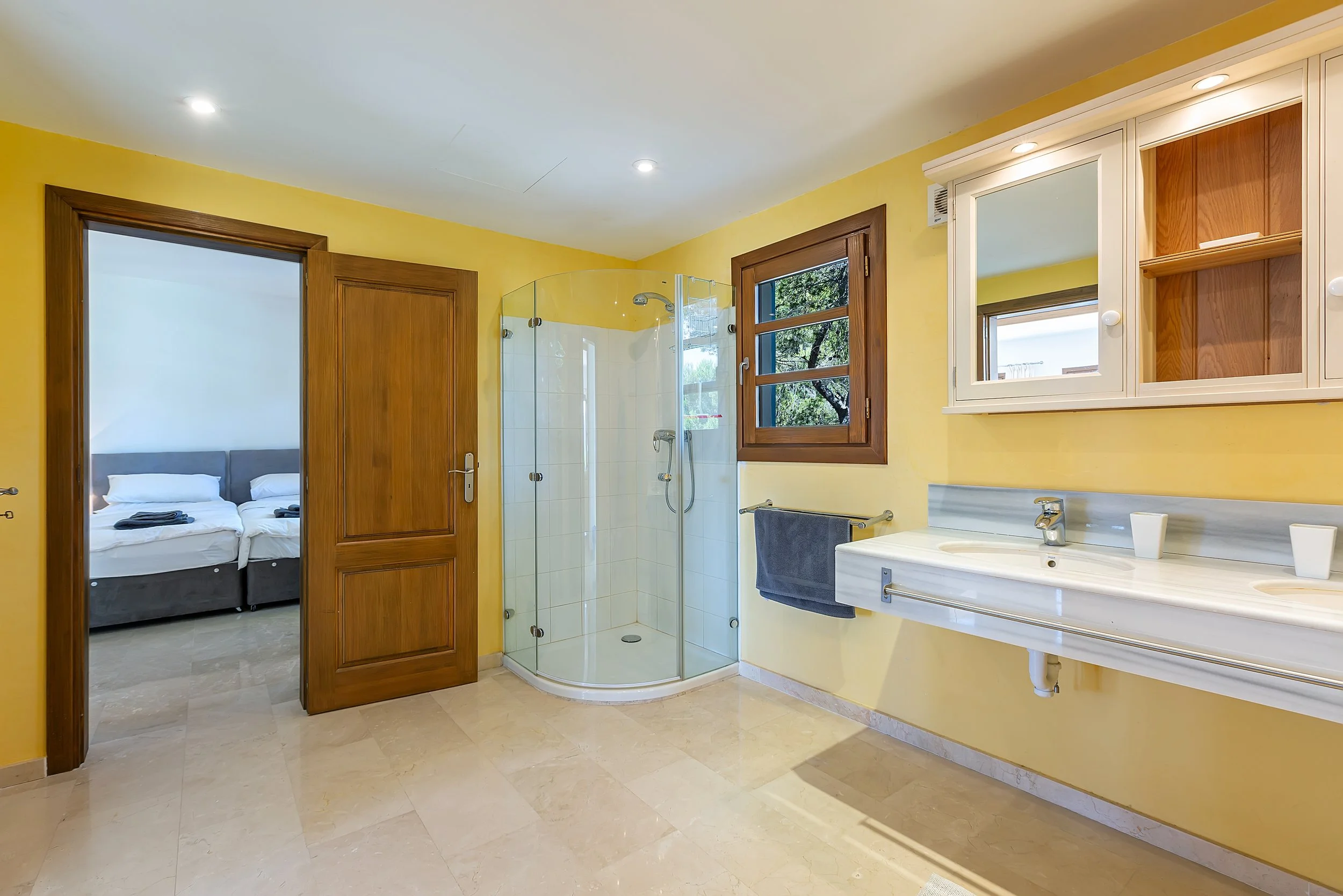 Kay - Gardenia 17-6676.jpg