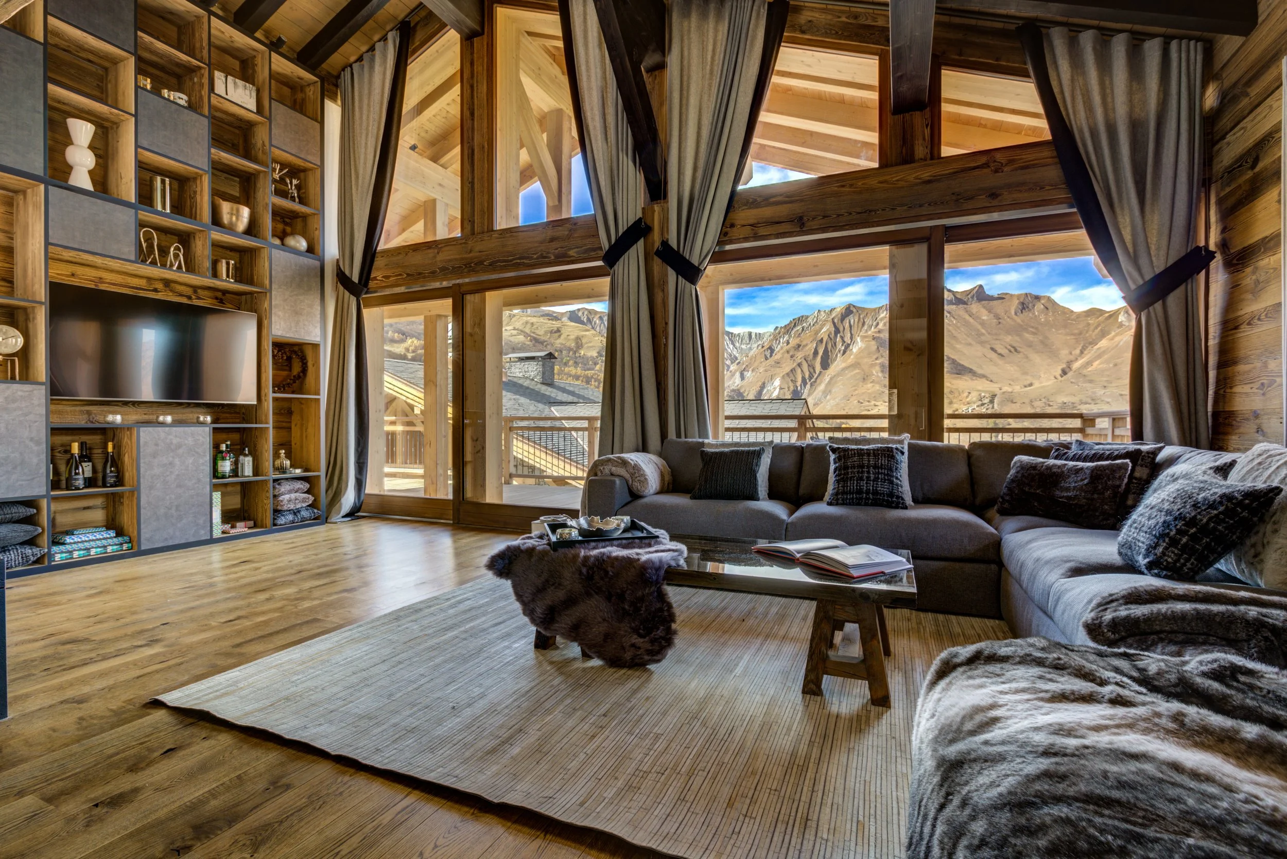 Living area - Daytime 3.jpg