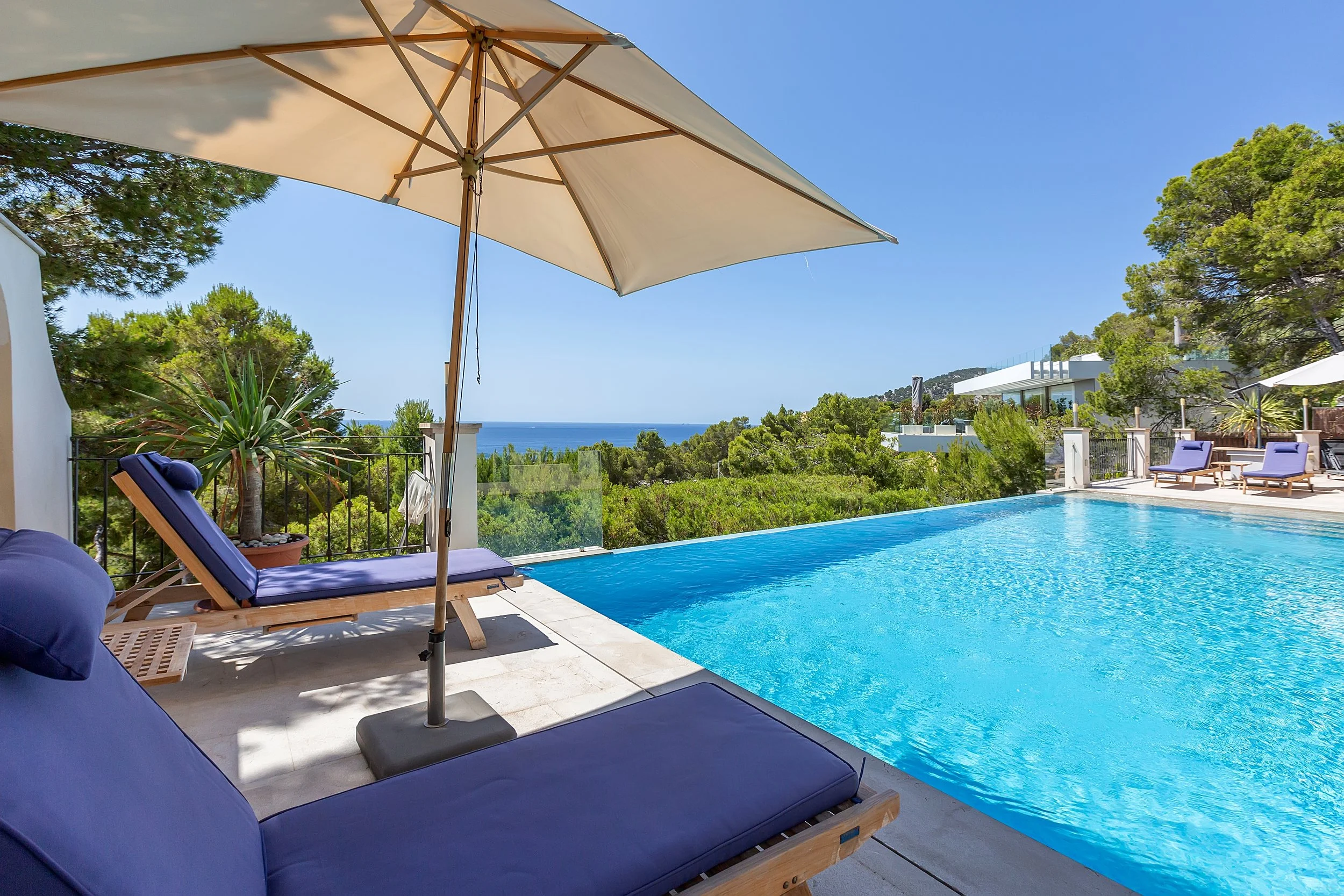 Kay - Gardenia 17-7024.jpg