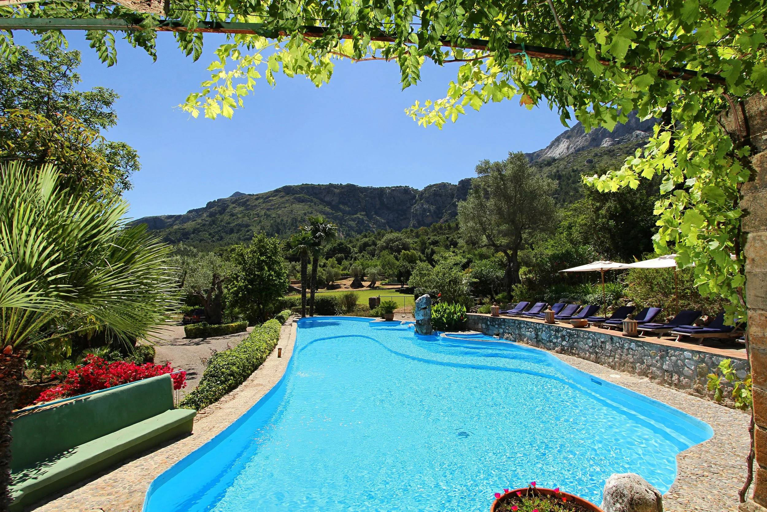 BV Can Melcion - P 02a.jpg