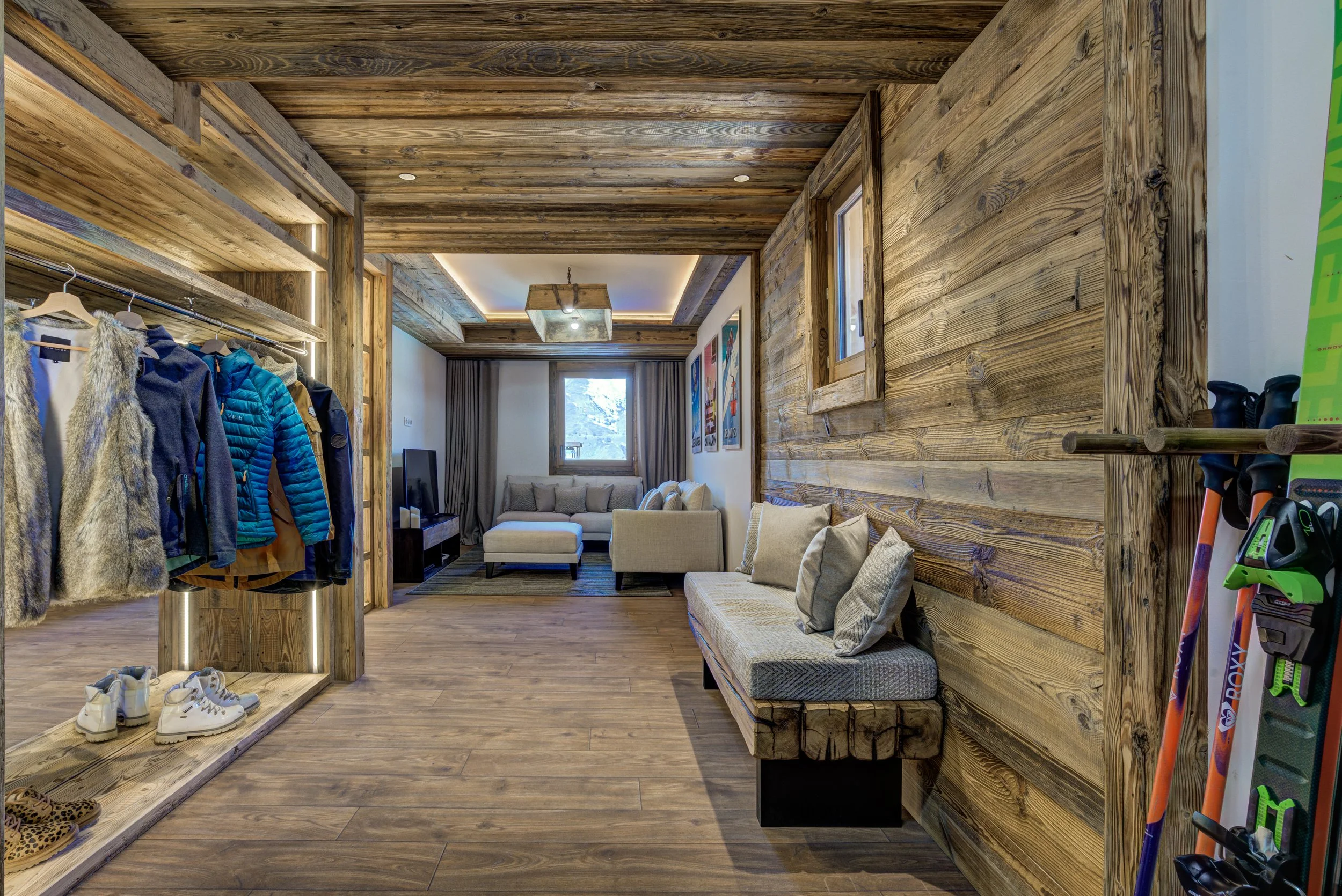 Snug boot room 3.jpg