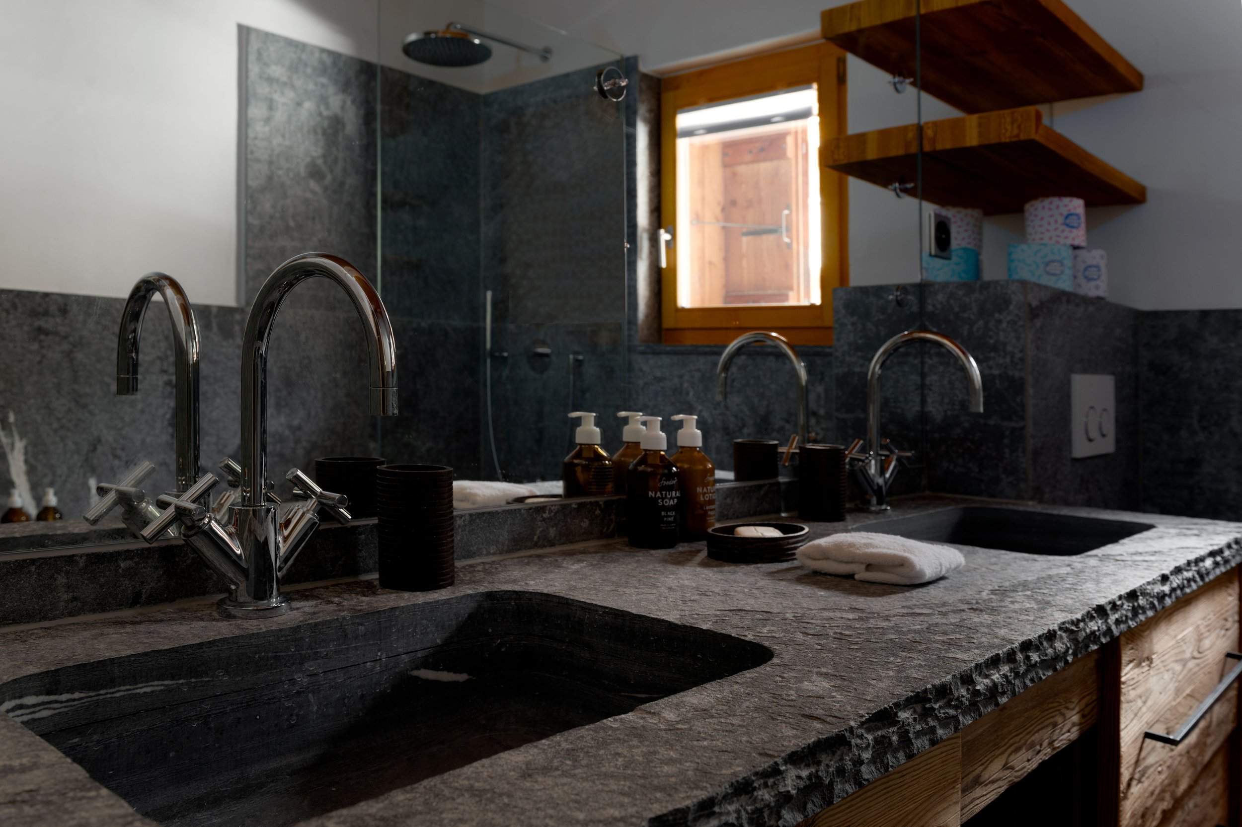 SA_Chalet Sorbier_Master Ensuite.jpg