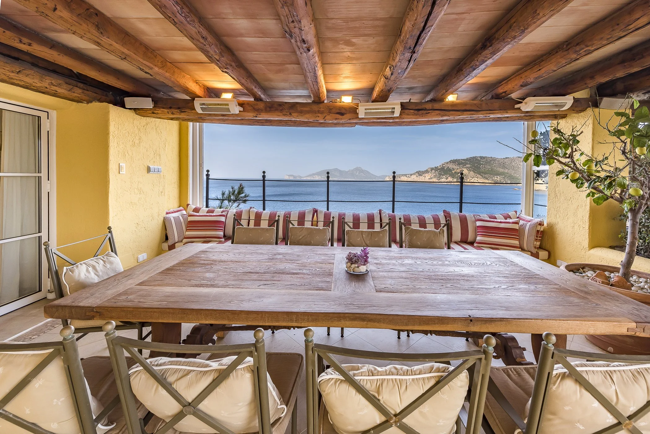 Yellow Castle Mallorca (9).jpg