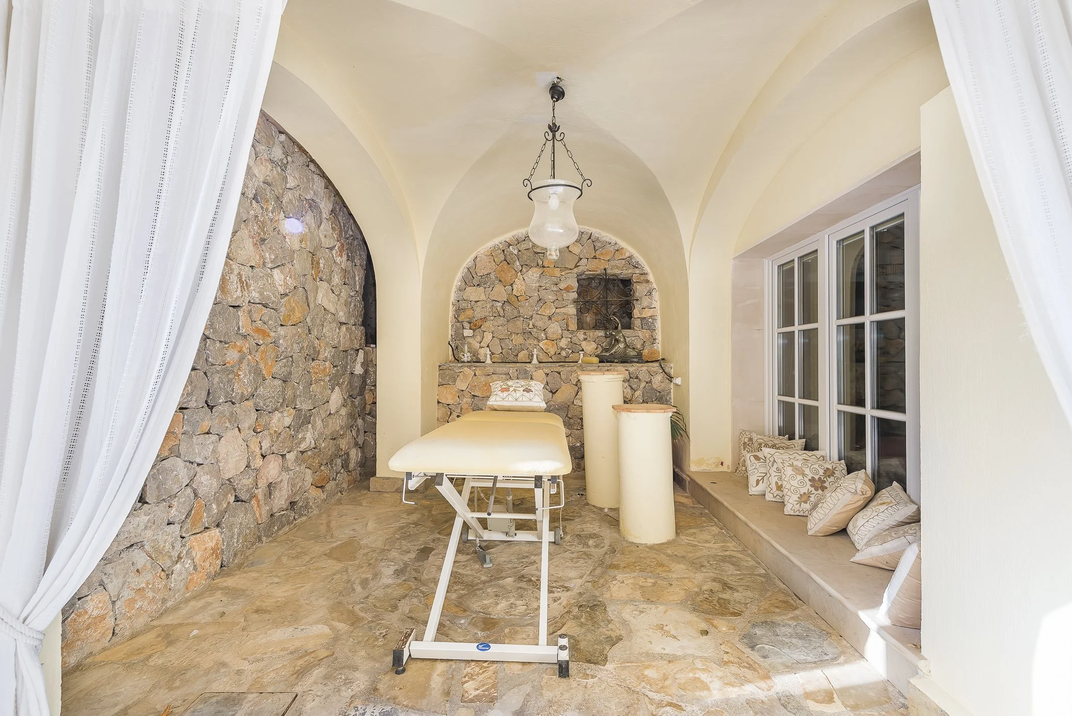 Yellow Castle Mallorca (62).jpg