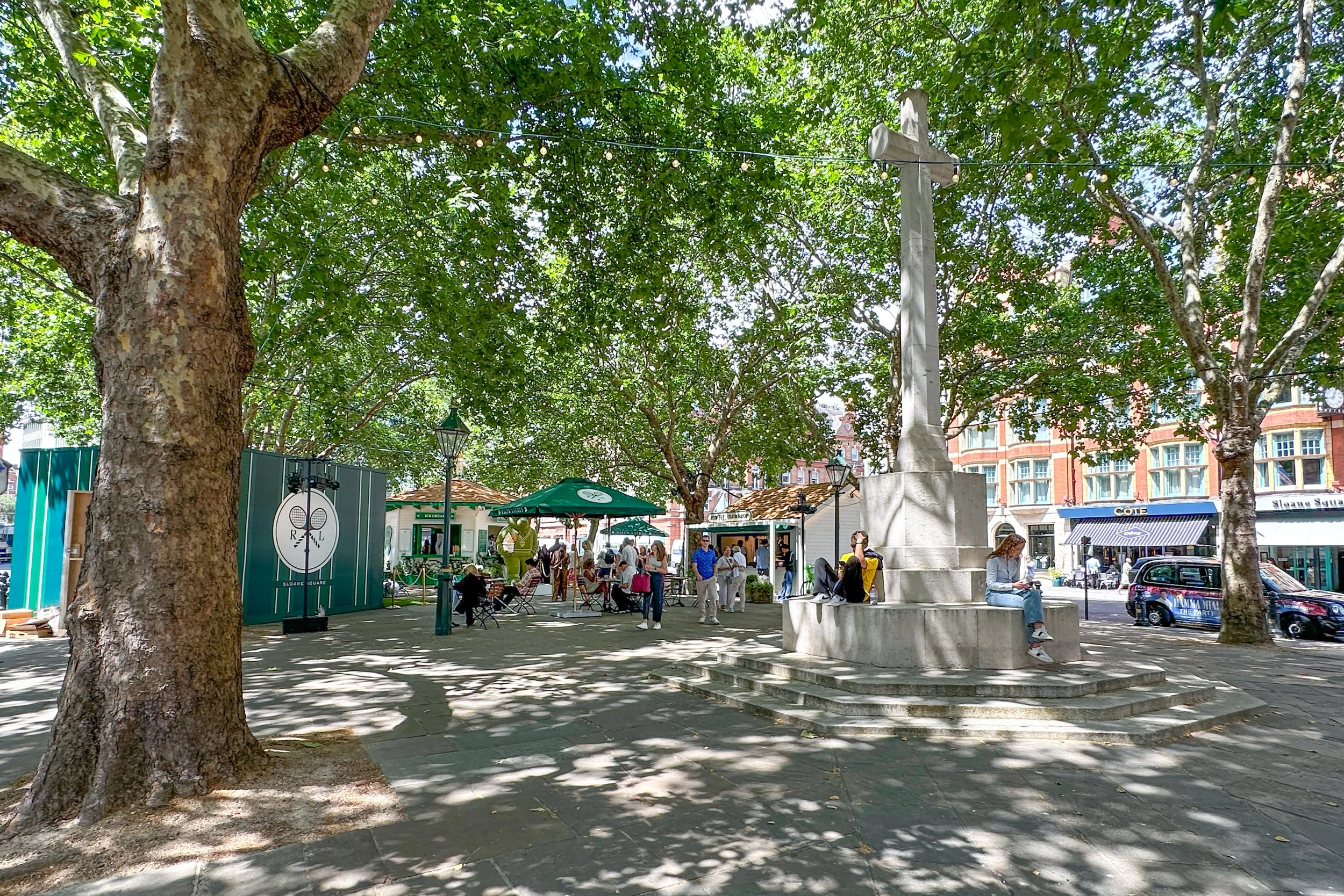 21-Sloane_Square.jpg