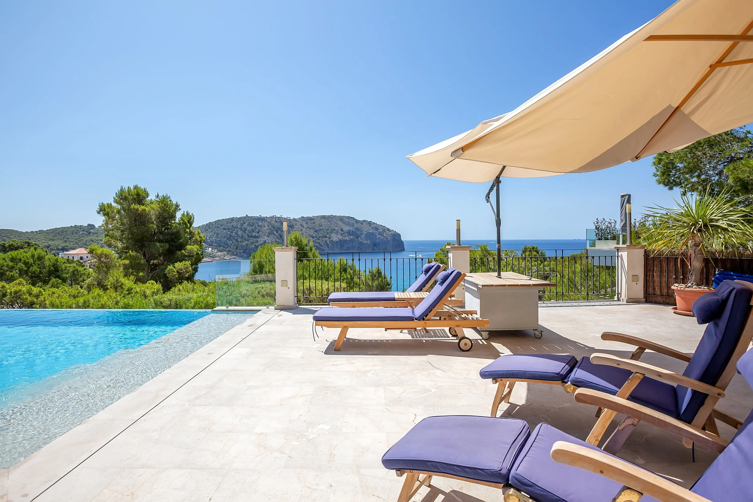 Kay - Gardenia 17-6925.jpg