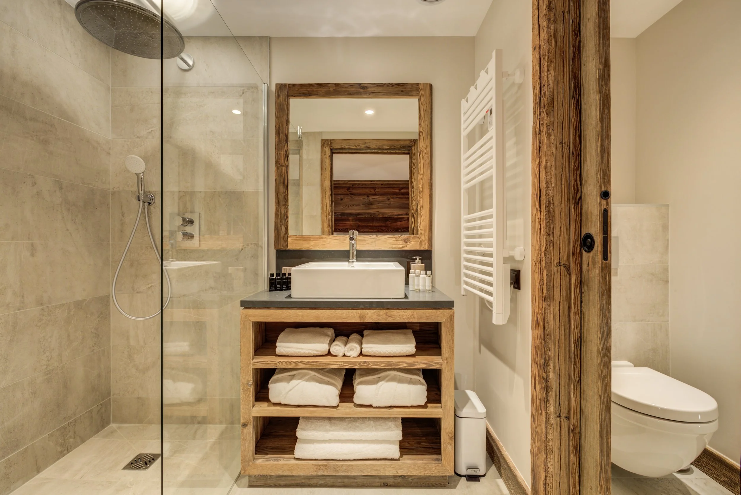 Bedroom 6 - En-suite.jpg