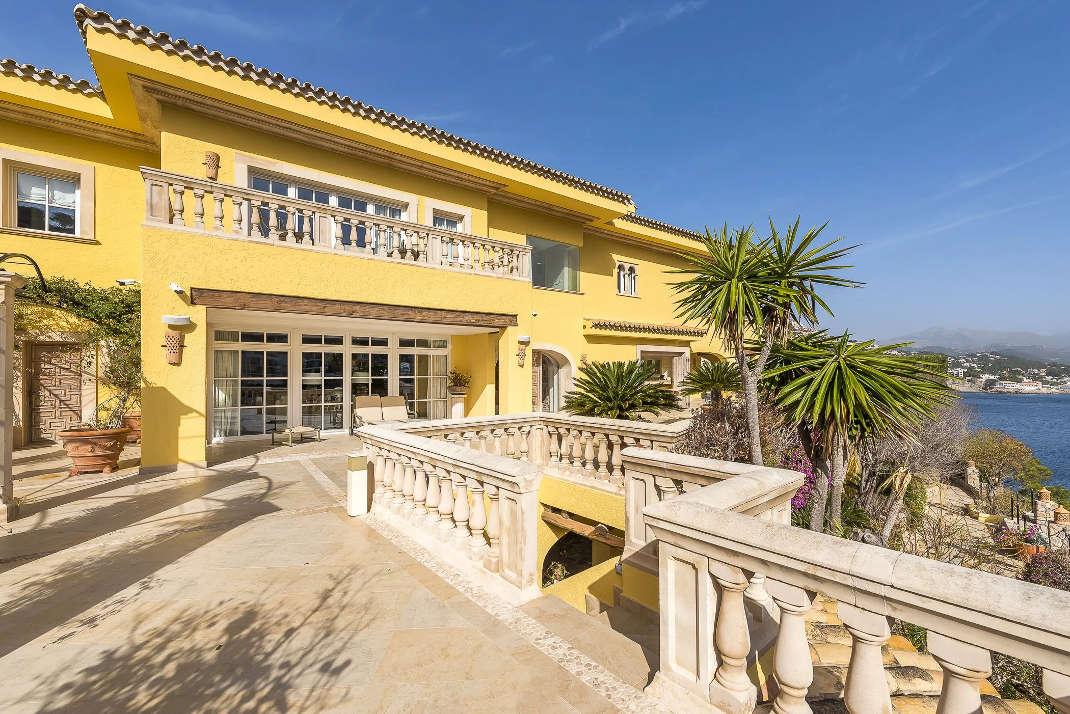 Yellow Castle Mallorca (2).jpg