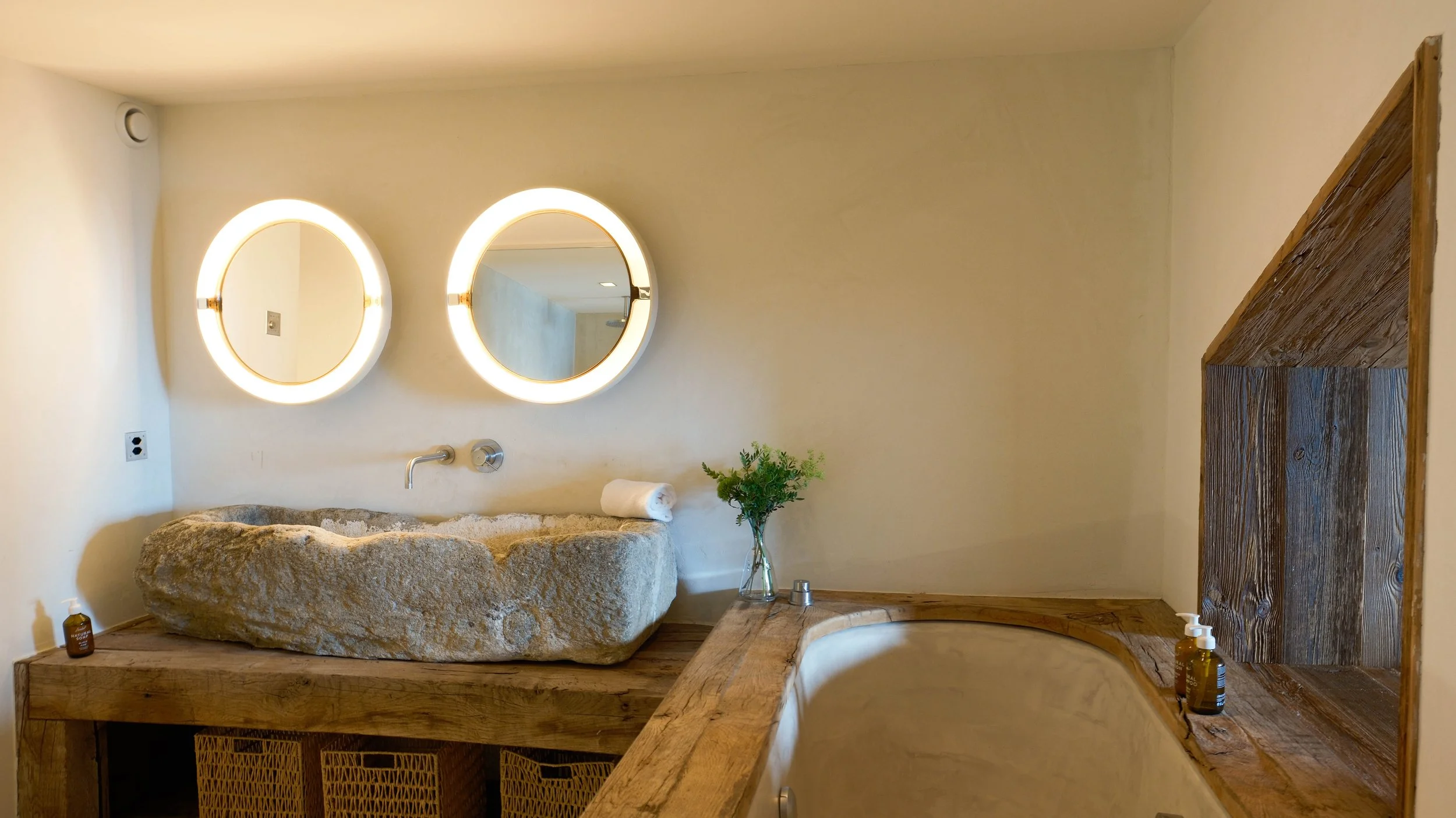 SA_Chalet 1936_Guest Room 04 Ensuite B.jpg