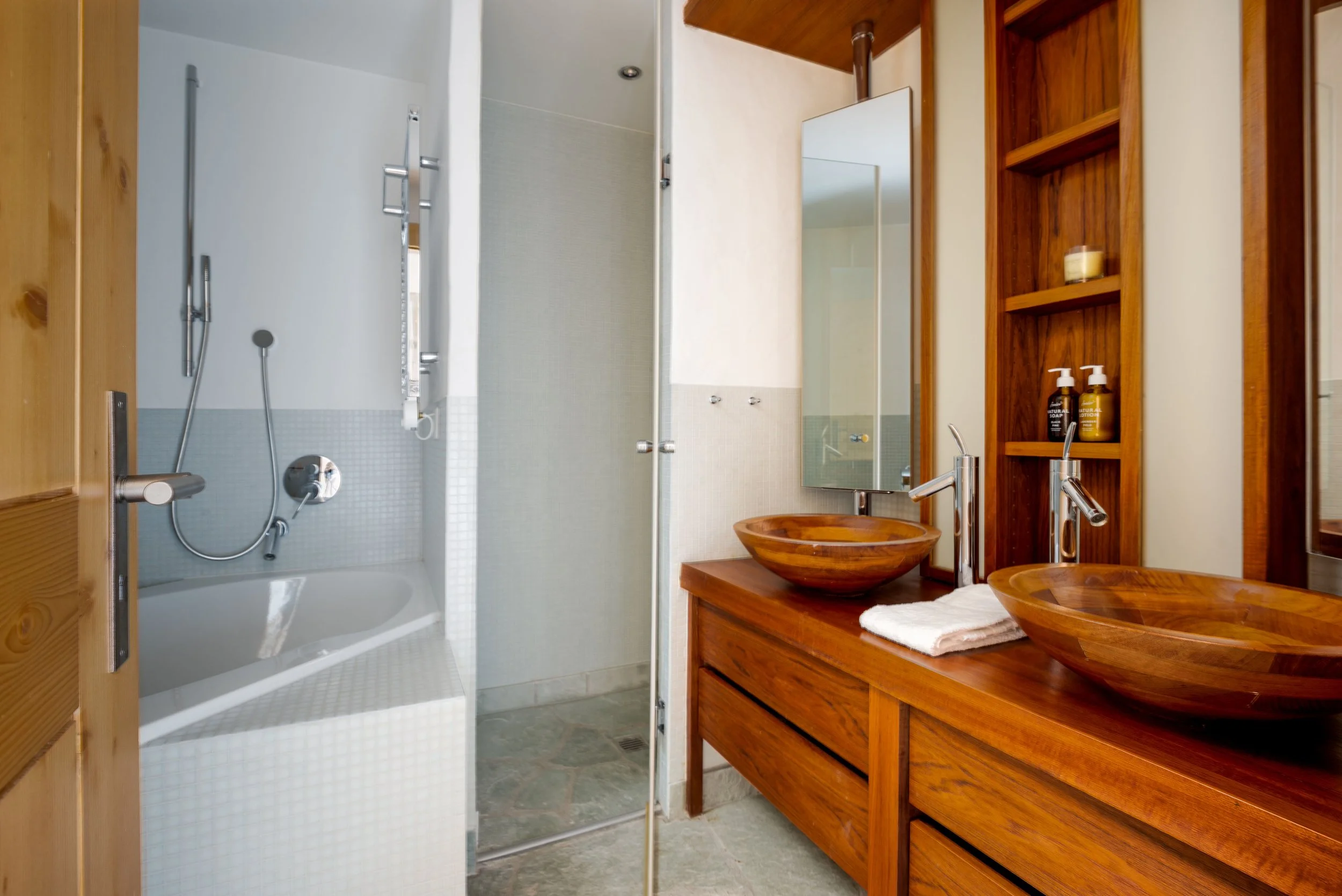 SA_Chalet Sorbier_Double Guest Room_Ensuite.jpg
