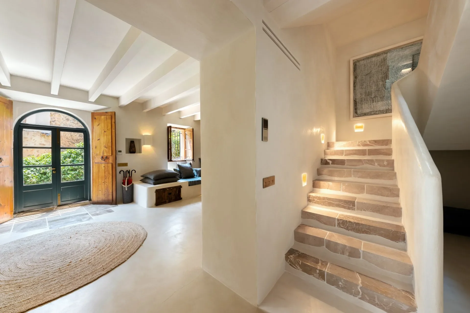 RL3 ENTRANCE (DOWNSTAIRS).webp