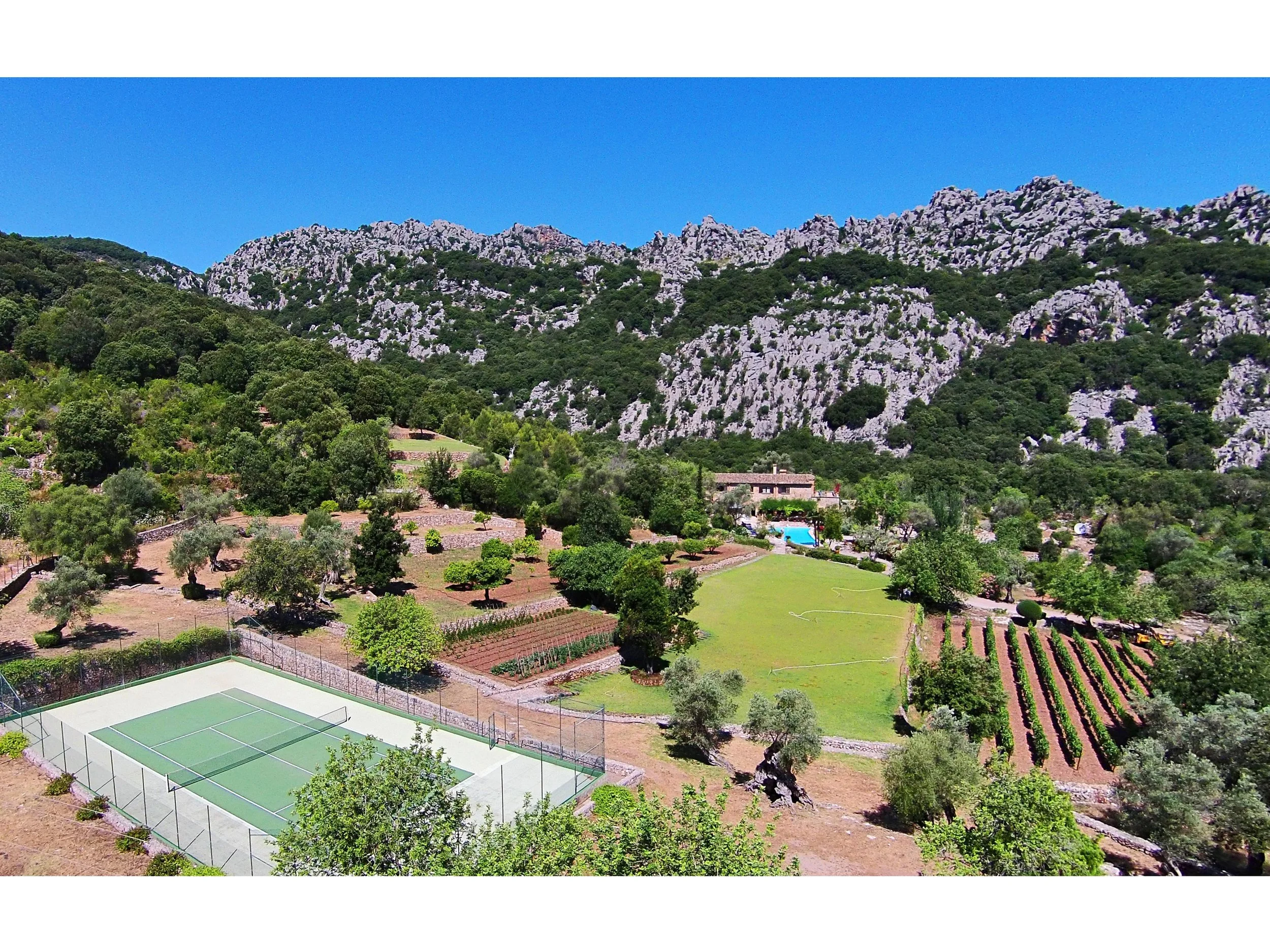 BV Can Melcion - A 07.jpg