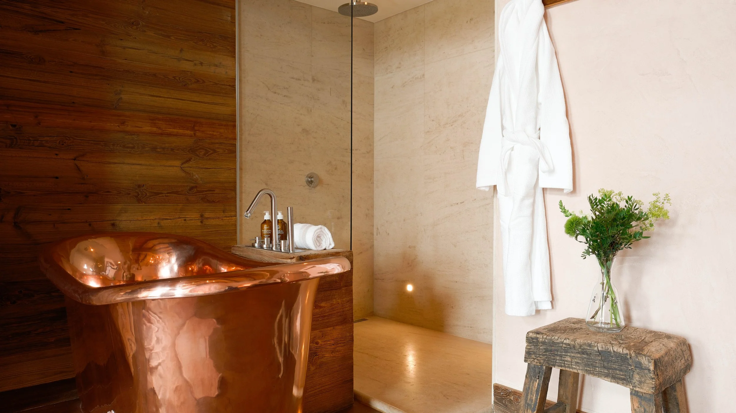 SA_Chalet 1936_Guest Room 03 Ensuite B.jpg