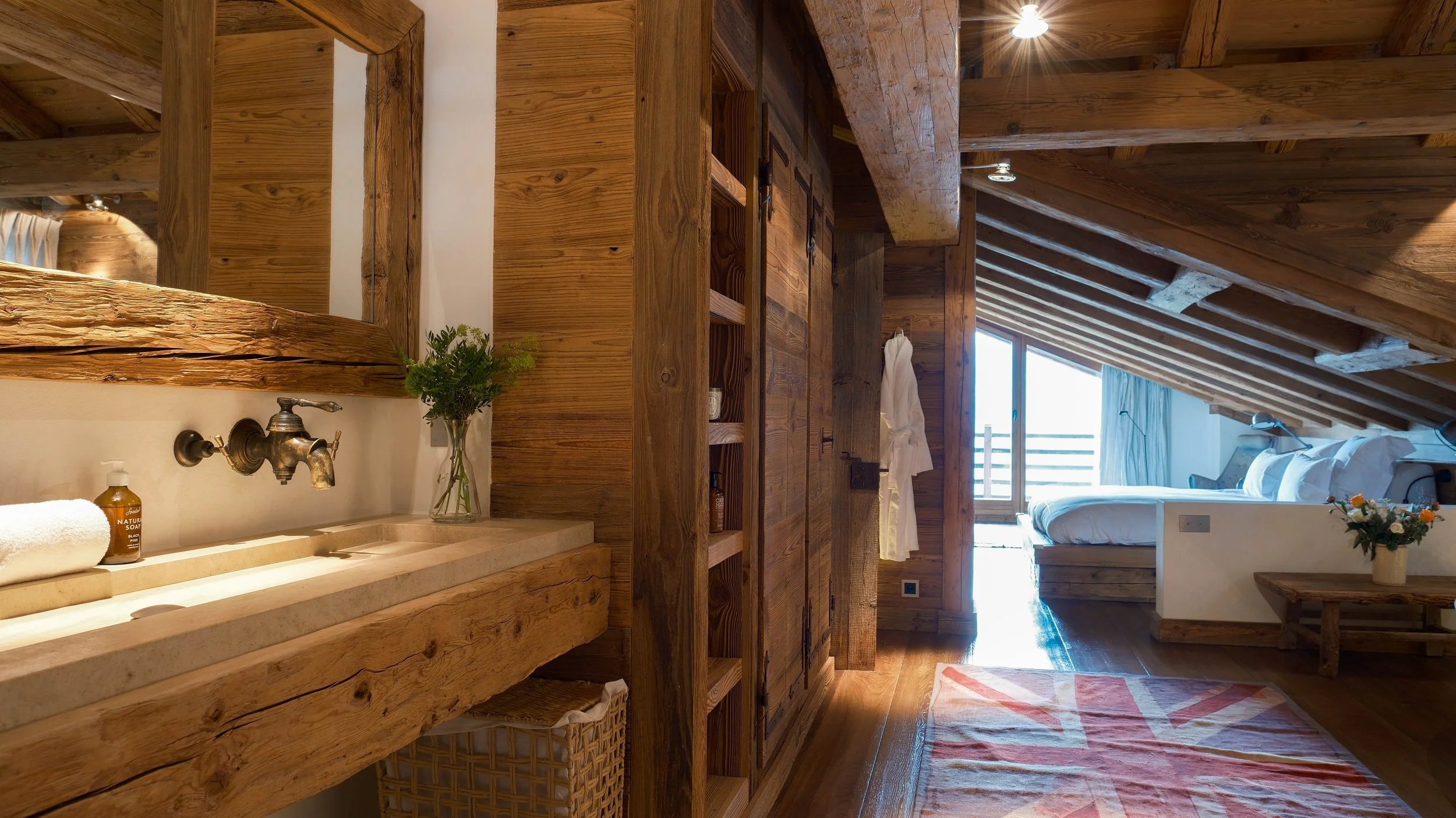 SA_Chalet 1936_Guest Room 02 Ensuite A.jpg