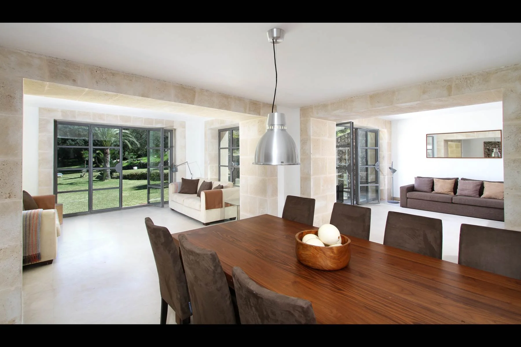 WHALLEY Can Perot - DR PAN 02 sml.jpg