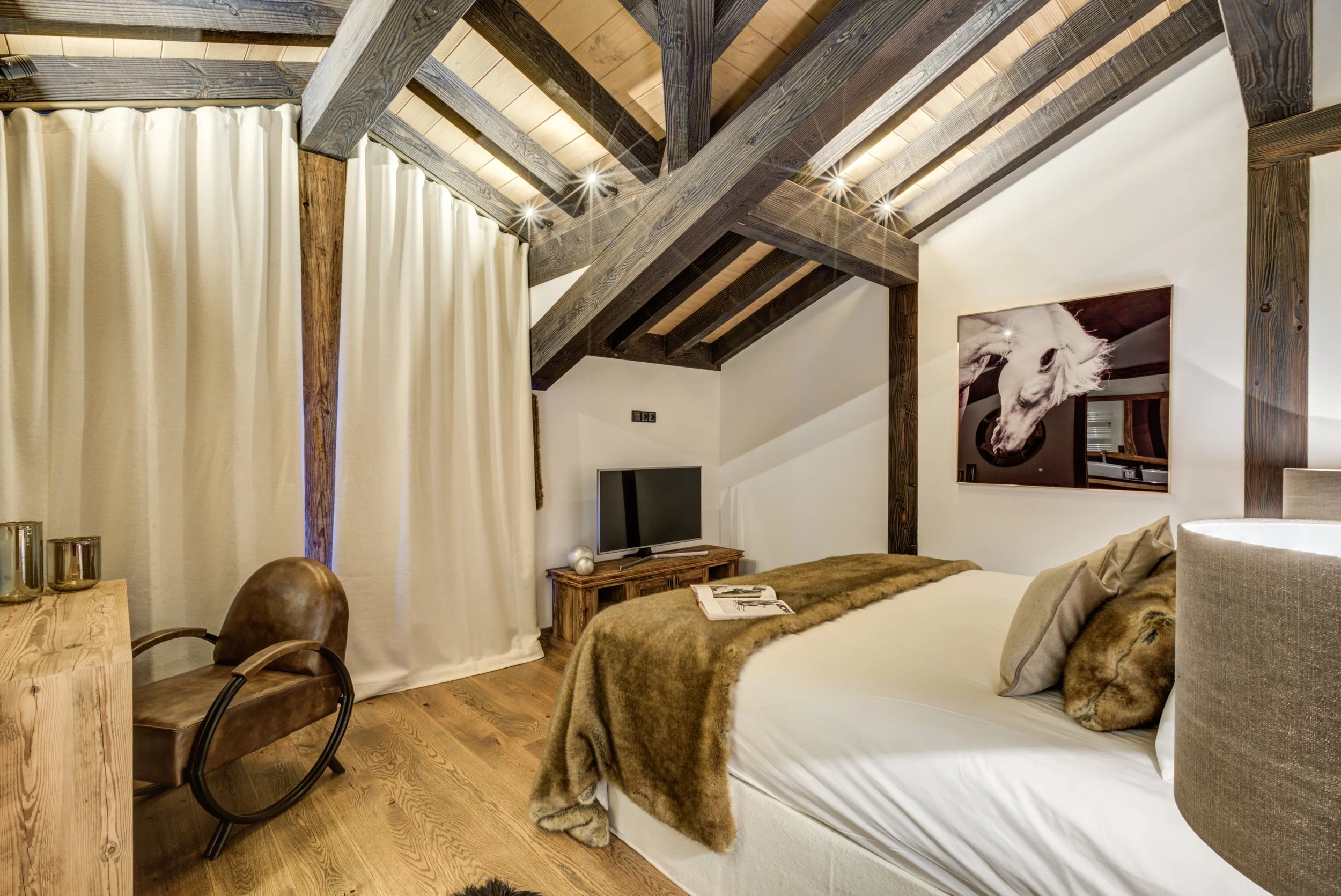 Bedroom 1 - Master (evening).jpg