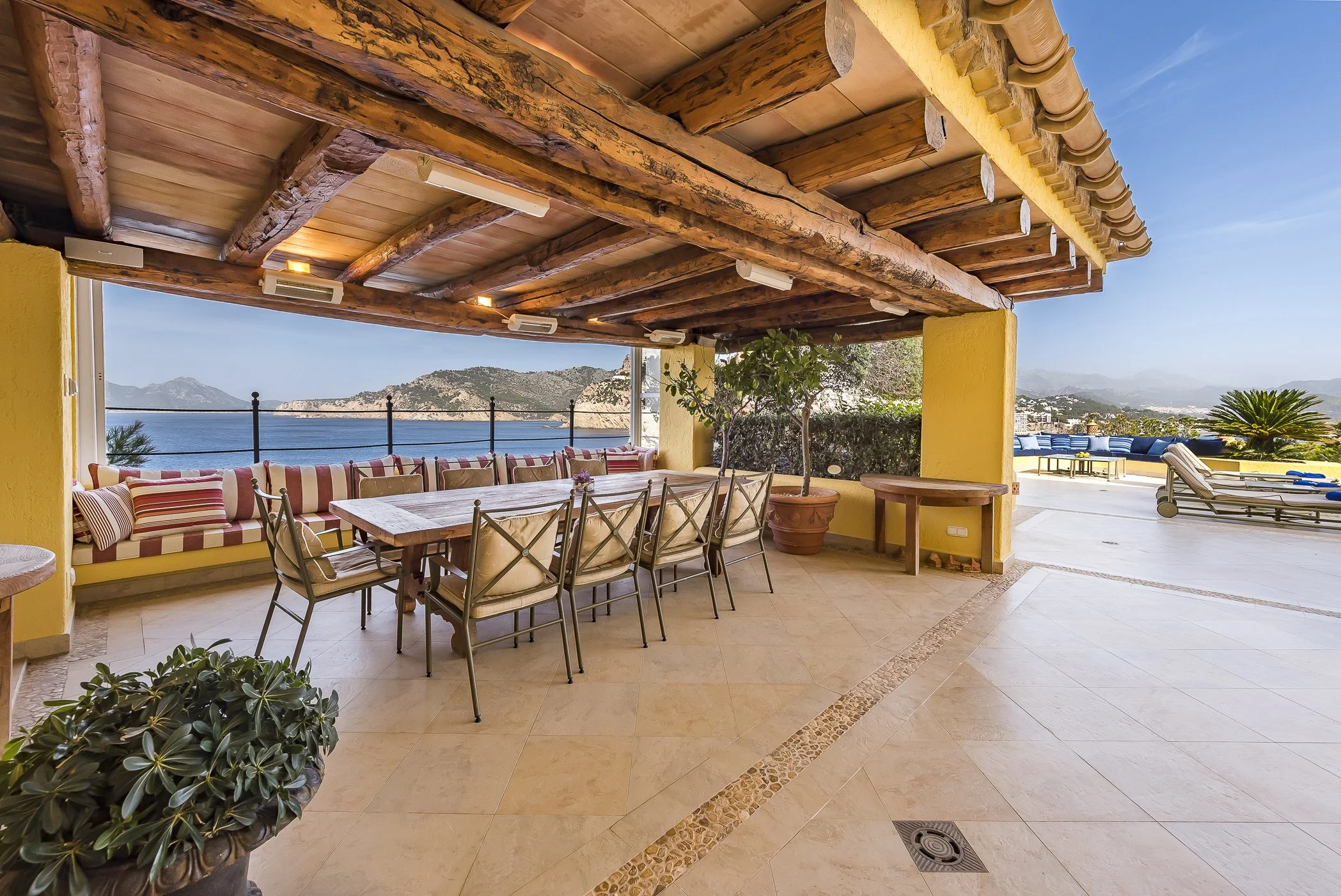 Yellow Castle Mallorca (8).jpg