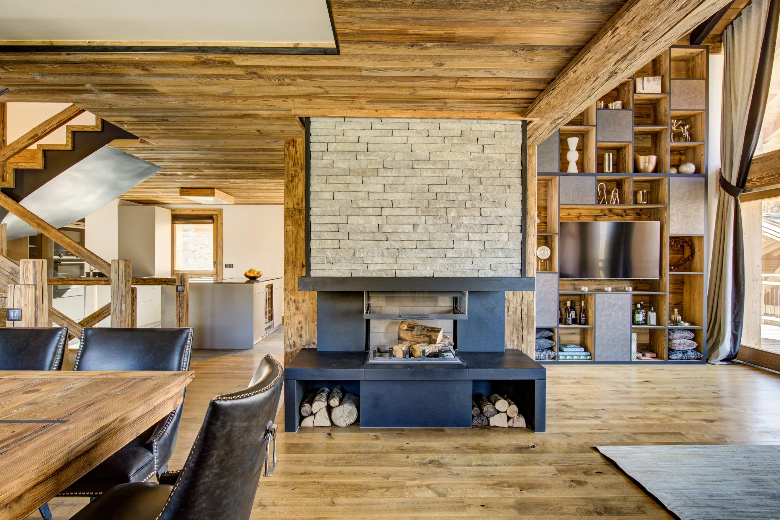 Fireplace - Daytime 1.jpg