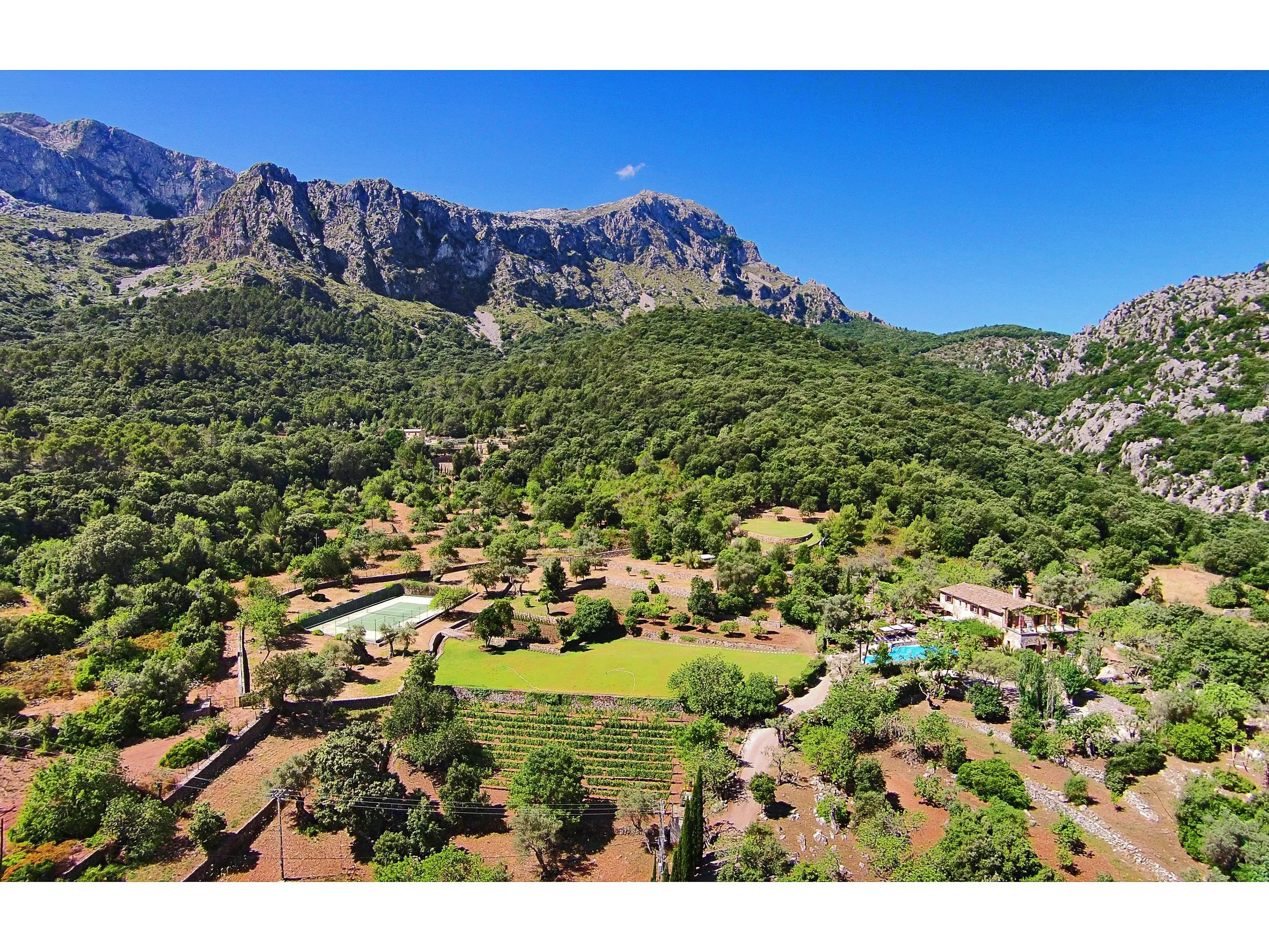 BV Can Melcion - A 05.jpg