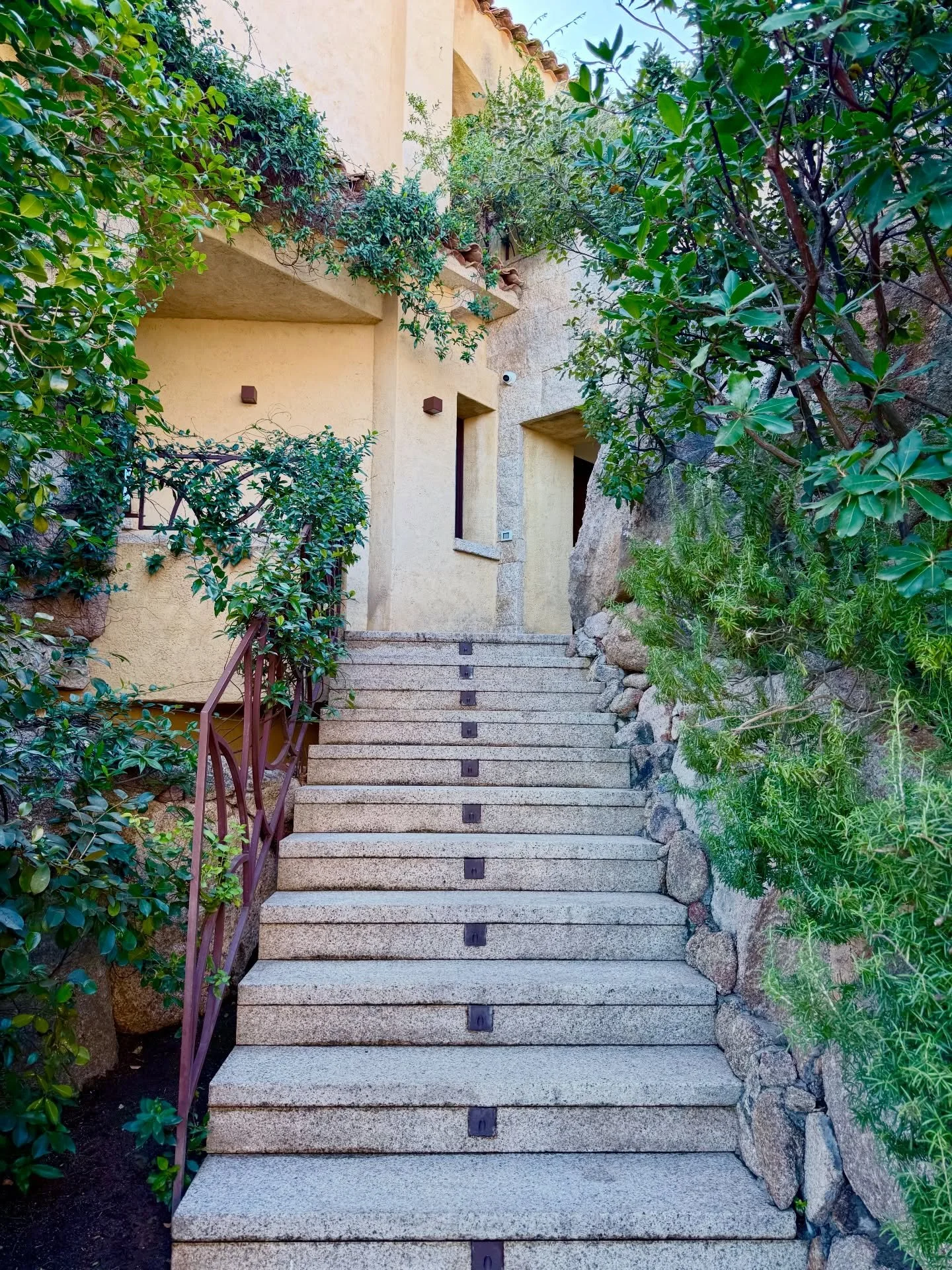 WHERE I WANDERED || October 2025
From Corsica straight to Sardinia (a travel match made in heaven,  tbh). Learned a lot about this gorgeous island with @truevnt, saw some faves and made some pasta. Kind of a perfect month, if you ask me. #WeGoFar #Le