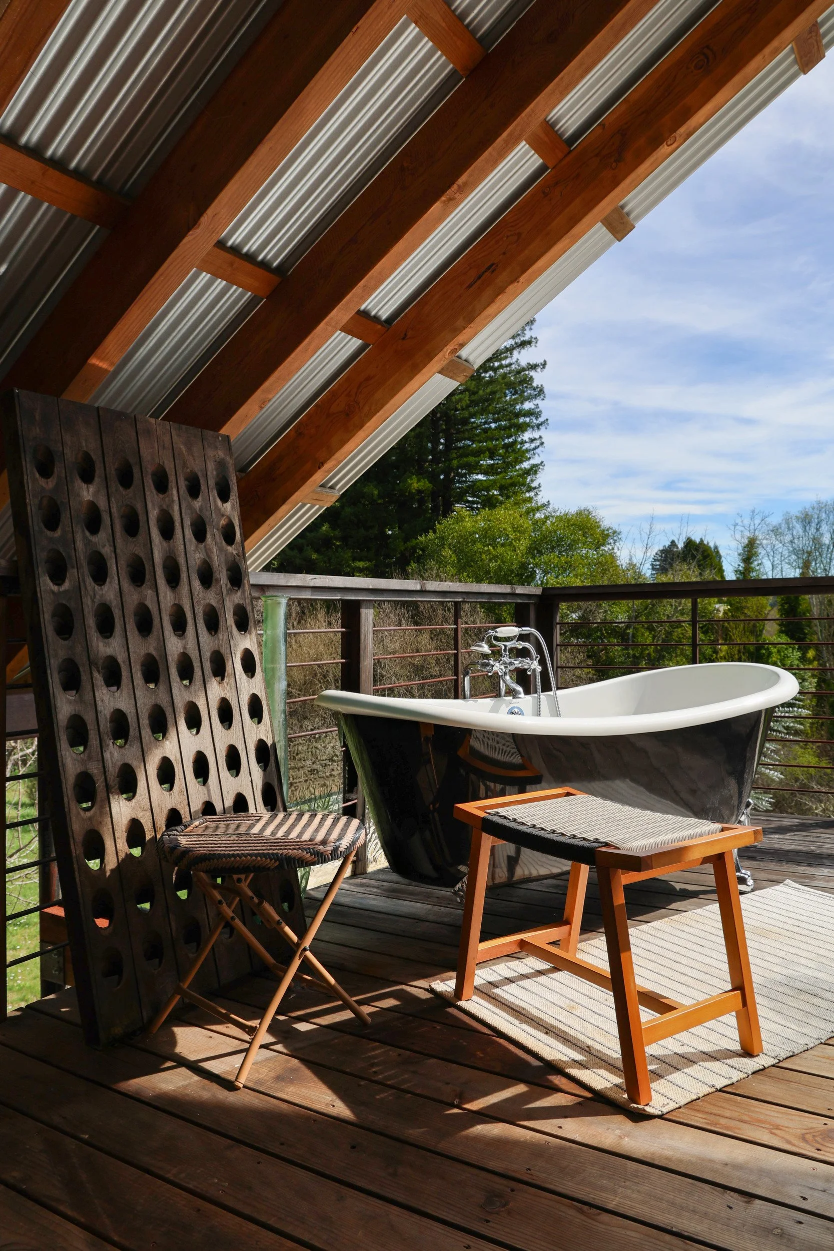 indoor-outdoor-living-anderson-valley-07-apple-farm-residence-72dpi.jpg