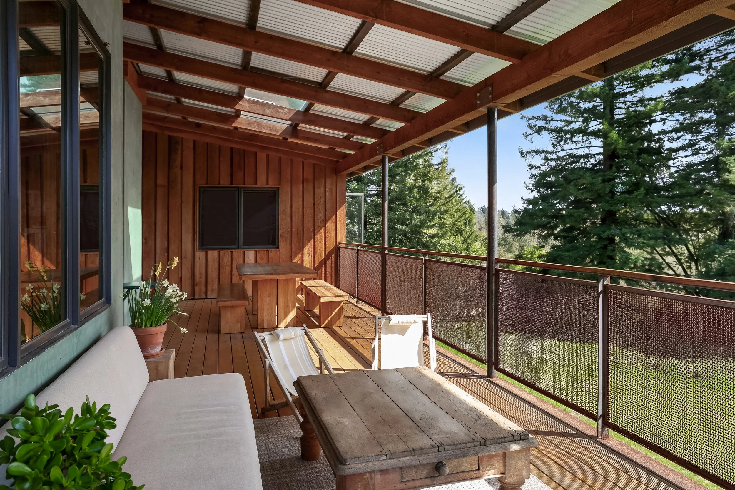 indoor-outdoor-living-anderson-valley-06-apple-farm-residence-72dpi.jpg