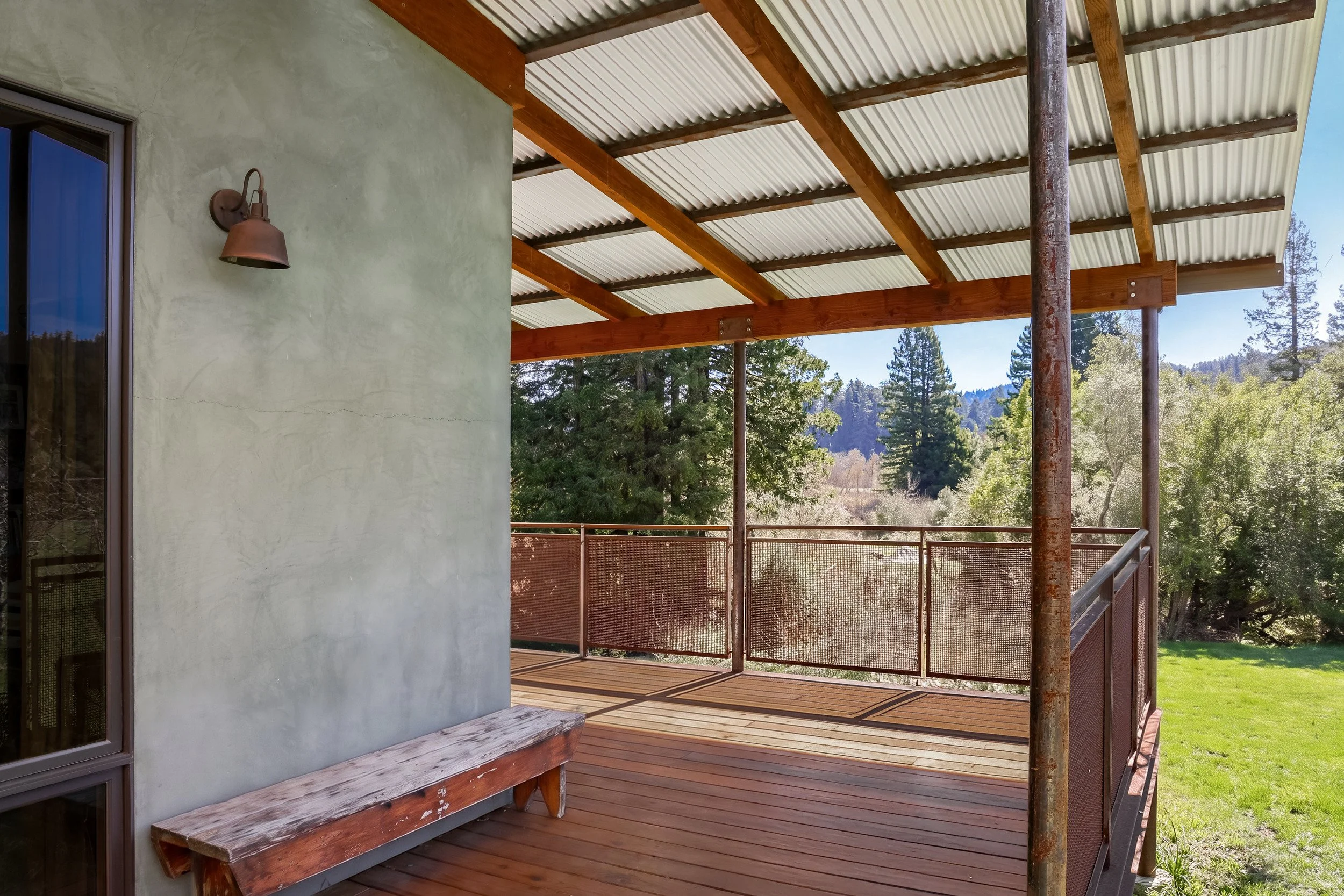 indoor-outdoor-living-anderson-valley-03-apple-farm-residence-72dpi.jpg