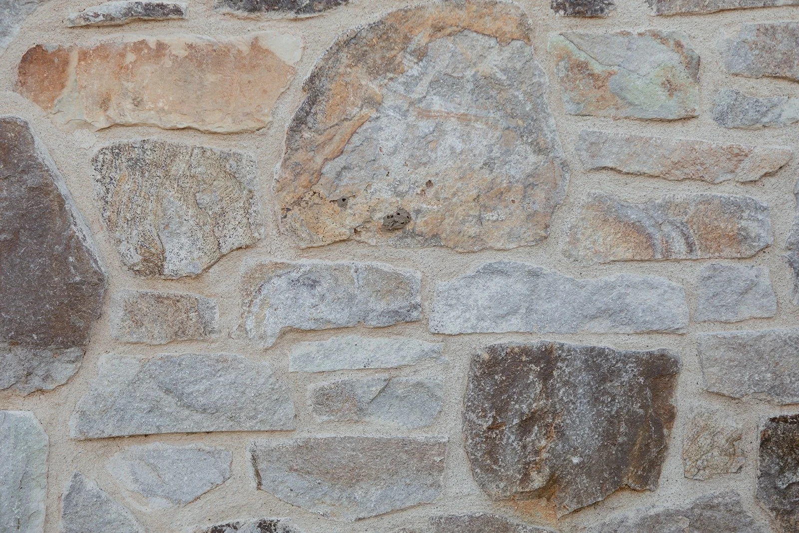 napa-valley-stone-exterior-rutherford-villa-72dpi.jpg
