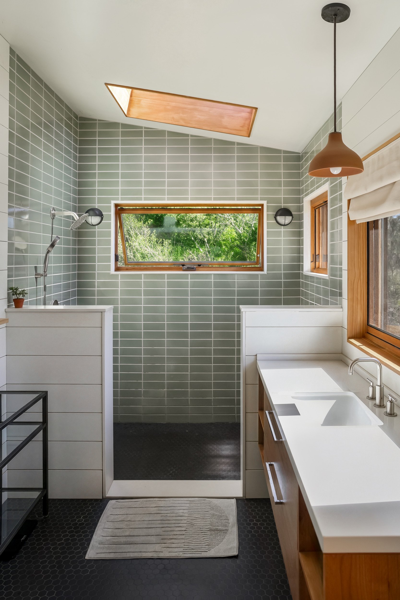 redwood-interior-design-02-apple-farm-residence-72dpi.jpg