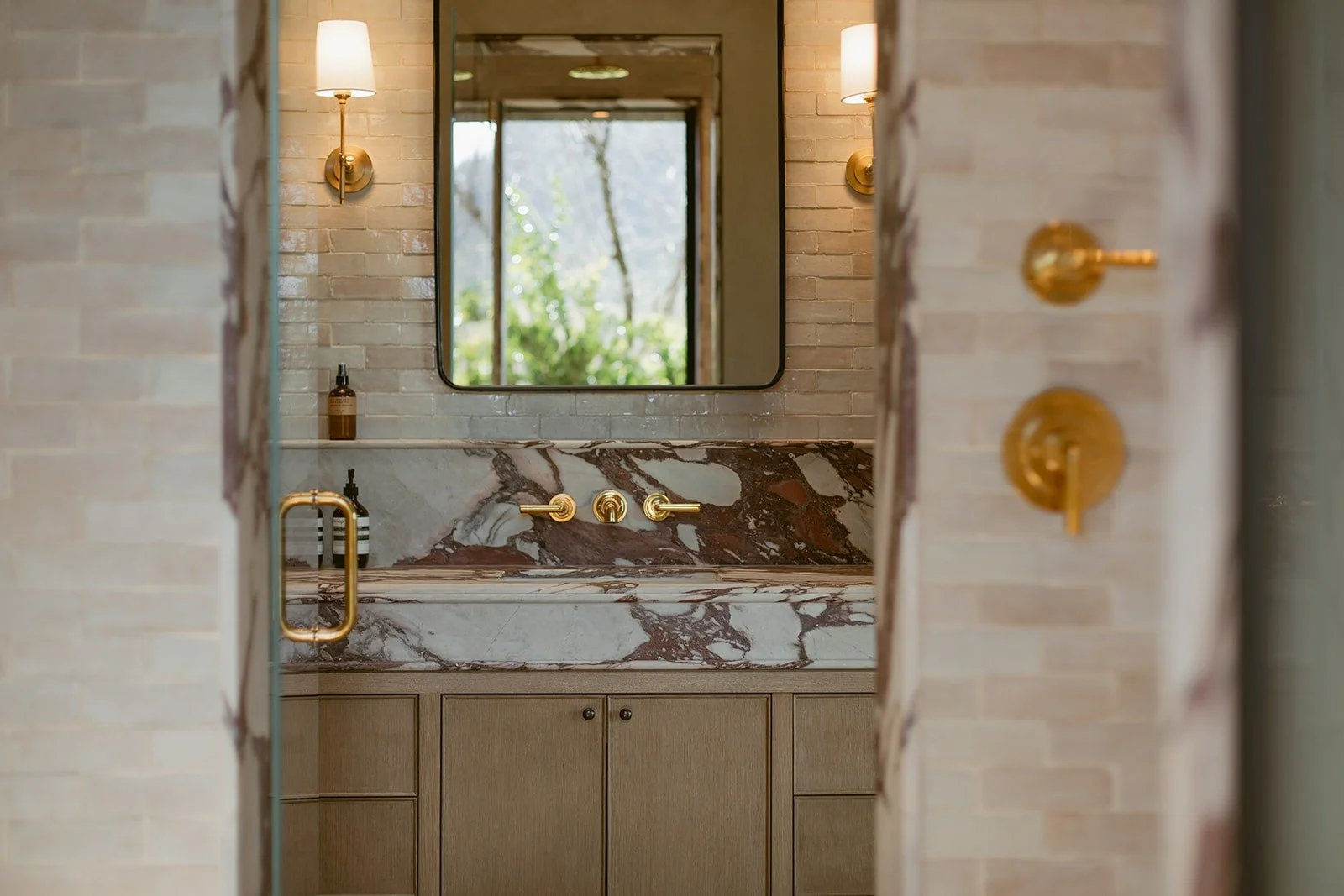 primary-suite-bathroom-design-rutherford-villa-72dpi.jpg