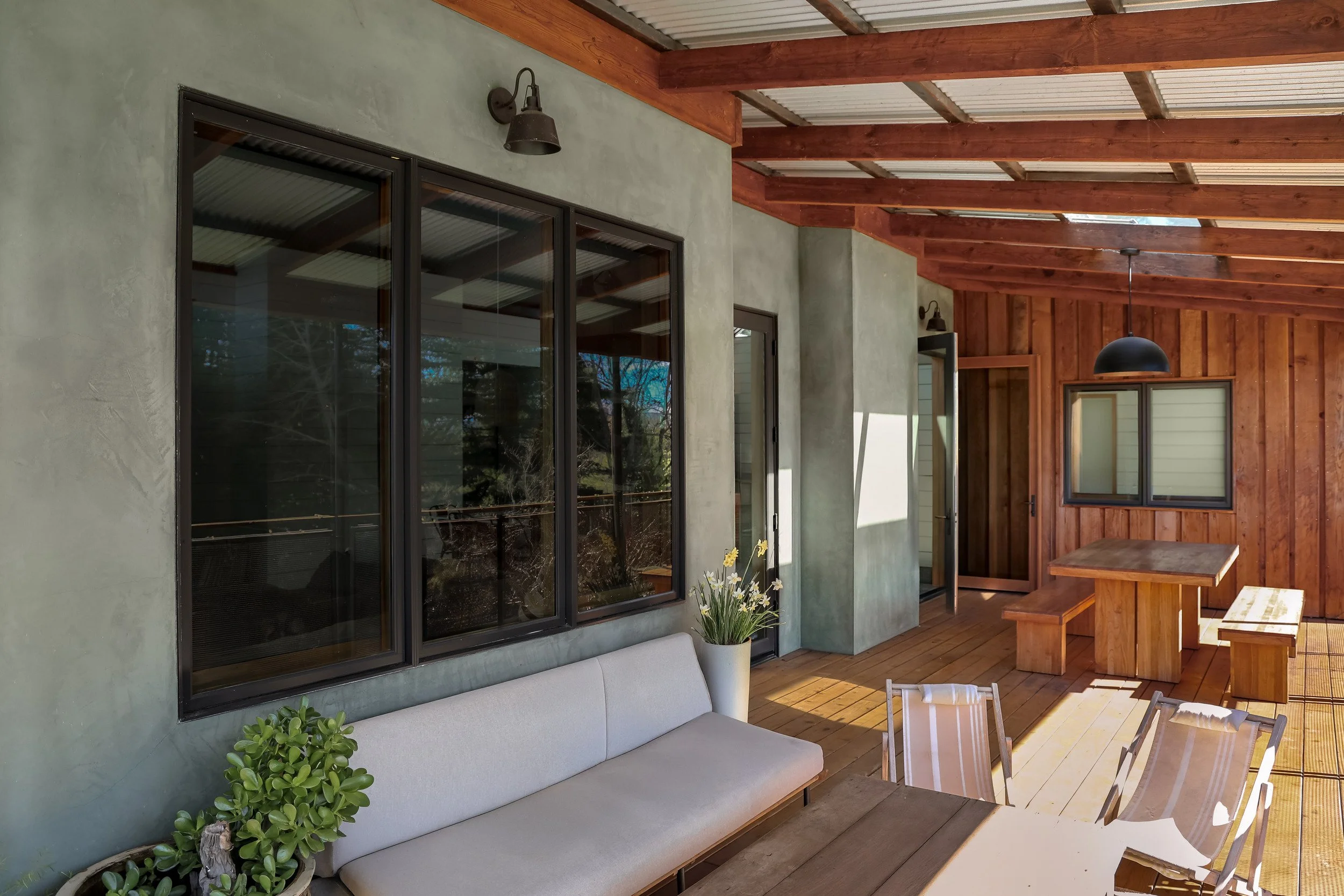 covered-porch-wine-country-apple-farm-residence-72dpi.jpg