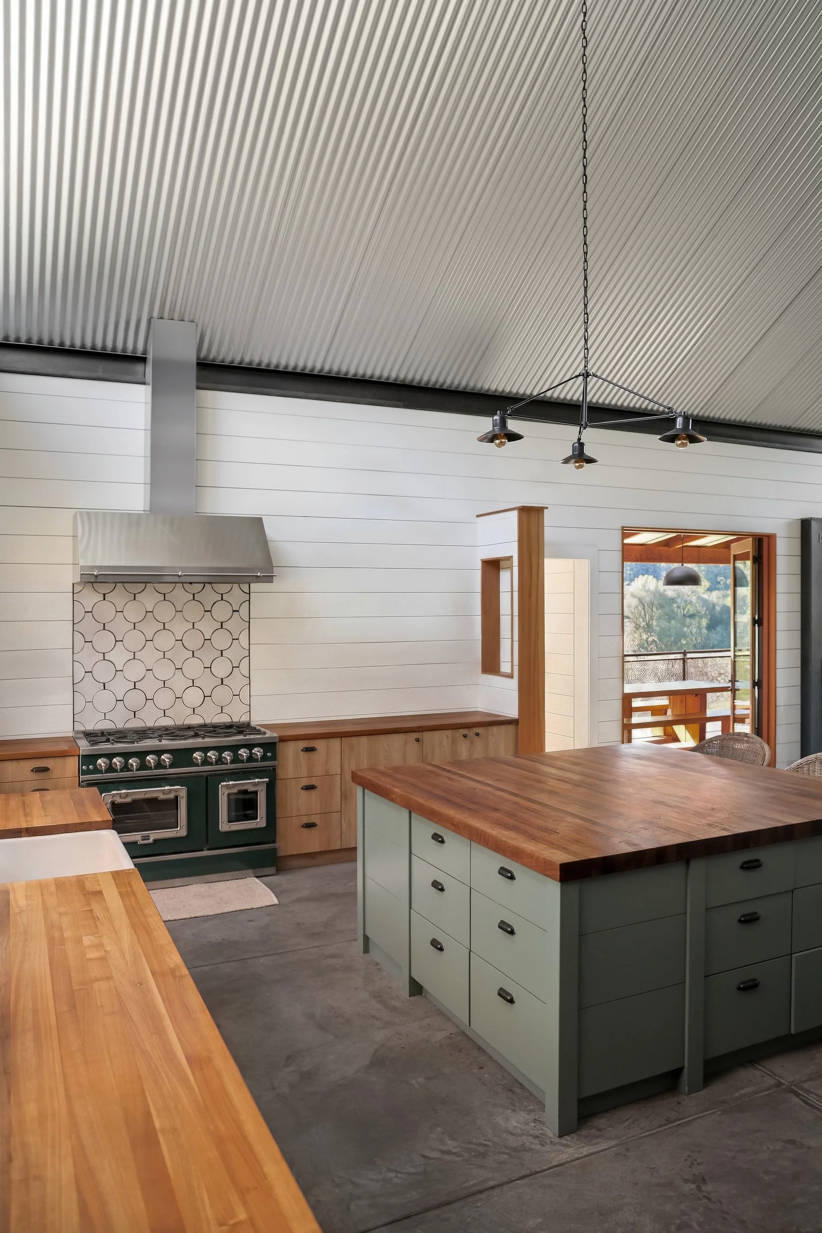 anderson-valley-kitchen-design-02-apple-farm-residence-72dpi.jpg