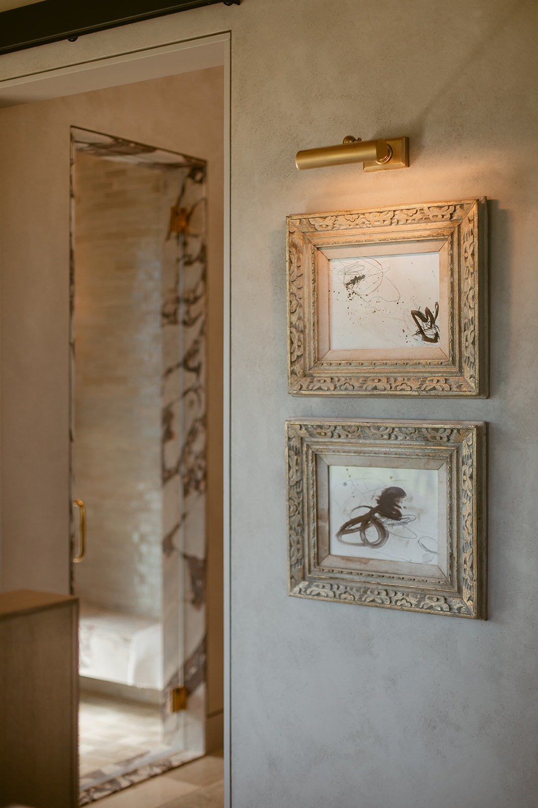 bedroom-wall-art-lighting-rutherford-villa-72dpi.jpg