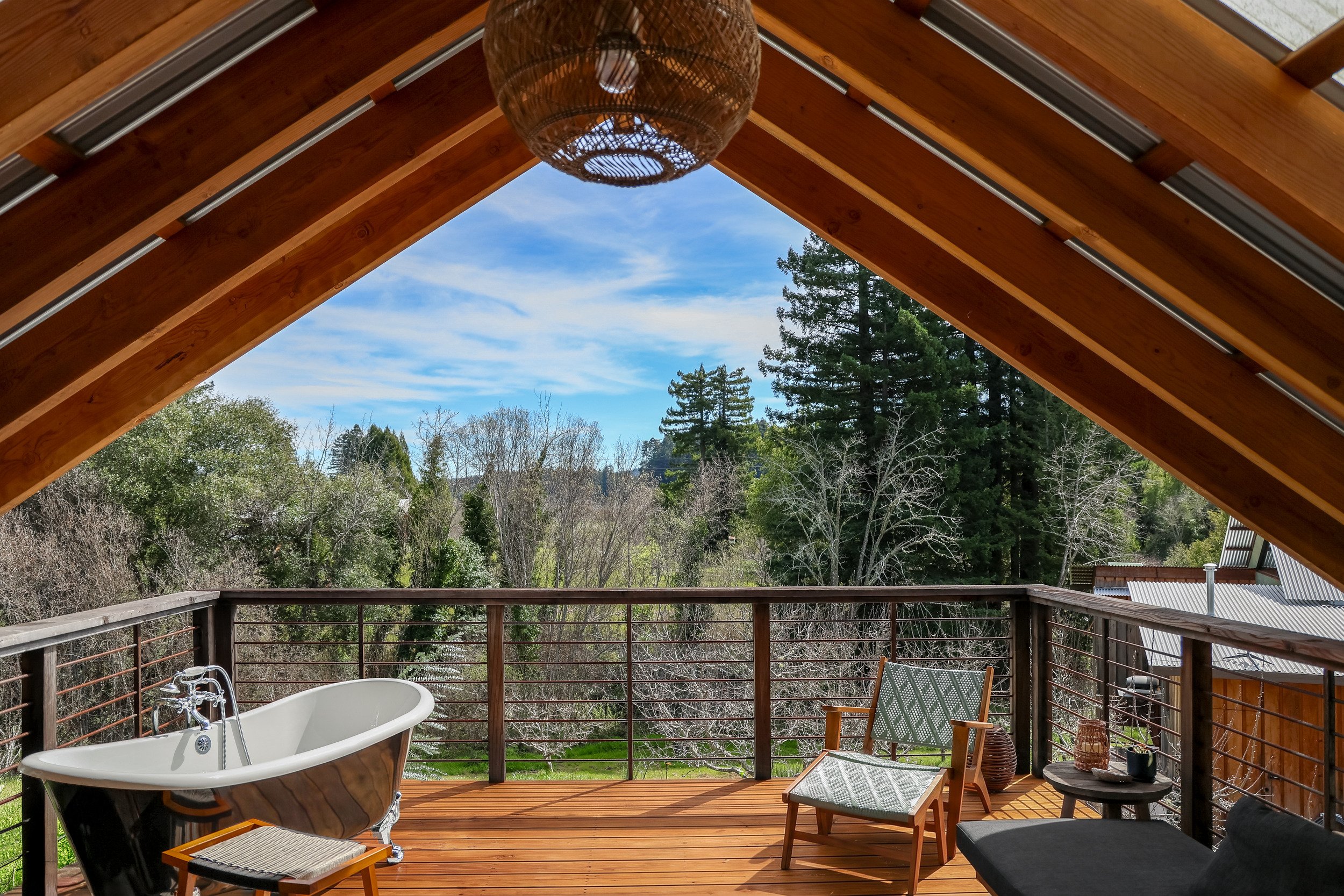 indoor-outdoor-living-anderson-valley-05-apple-farm-residence-72dpi.jpg