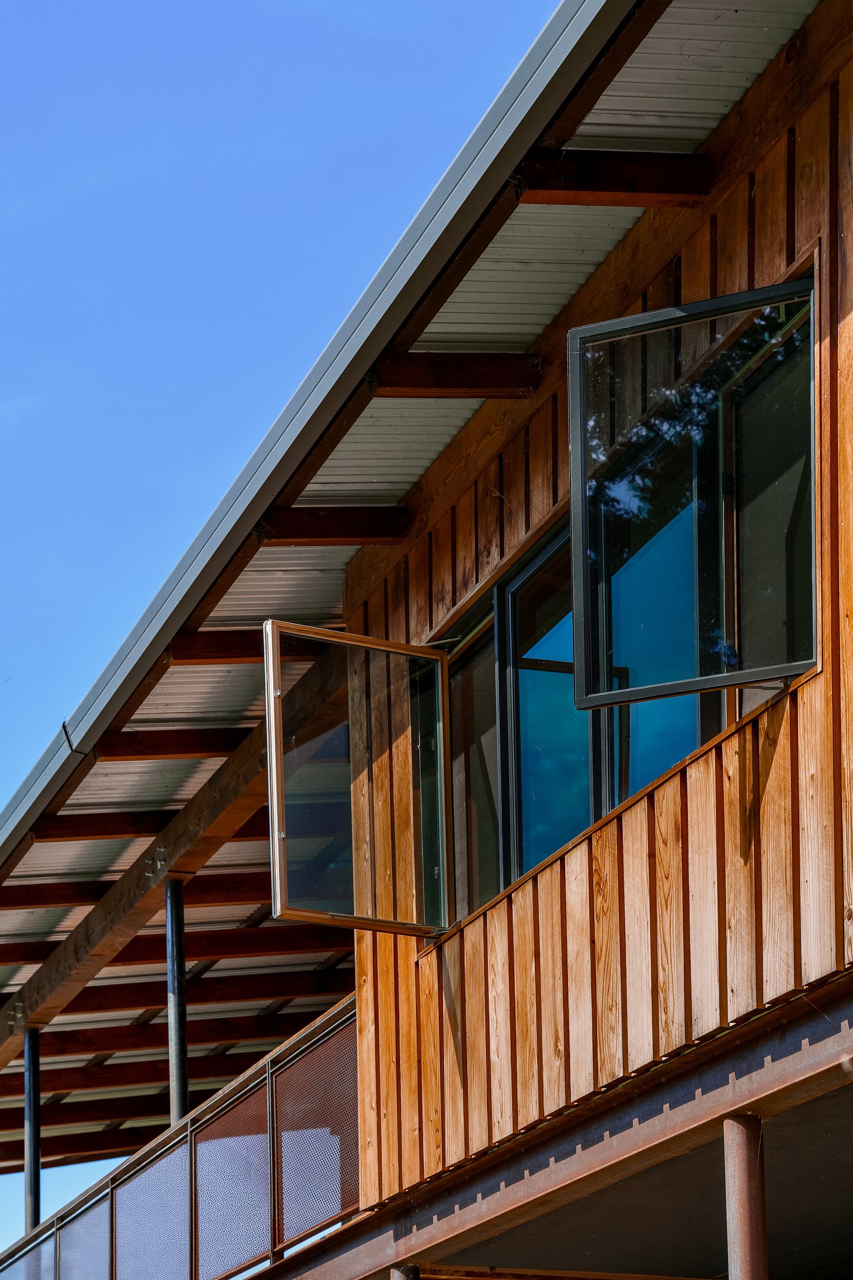steel-window-detail-03-apple-farm-residence-72dpi.jpg