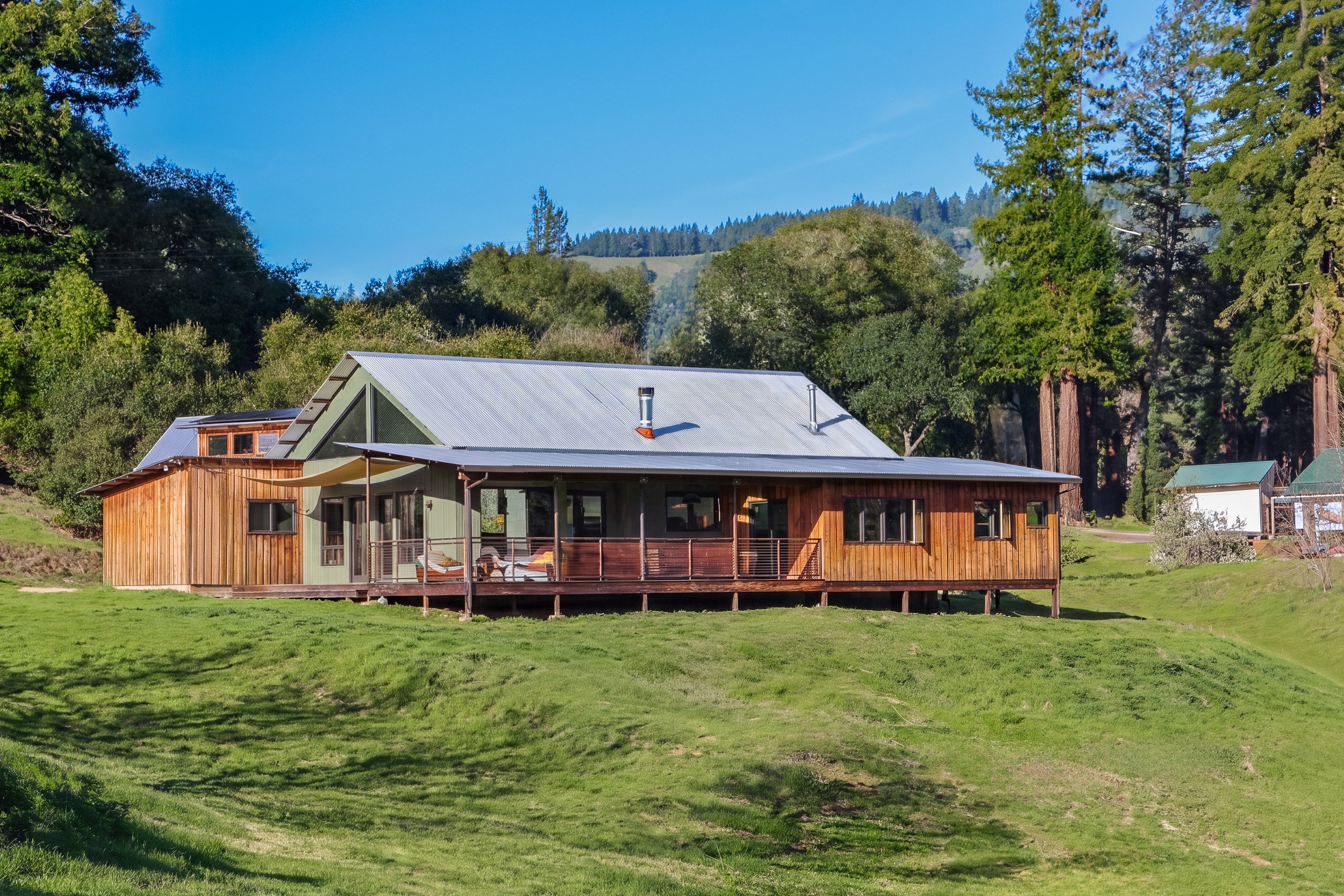 anderson-valley-modern-farmhouse-apple-farm-residence-72dpi.jpg