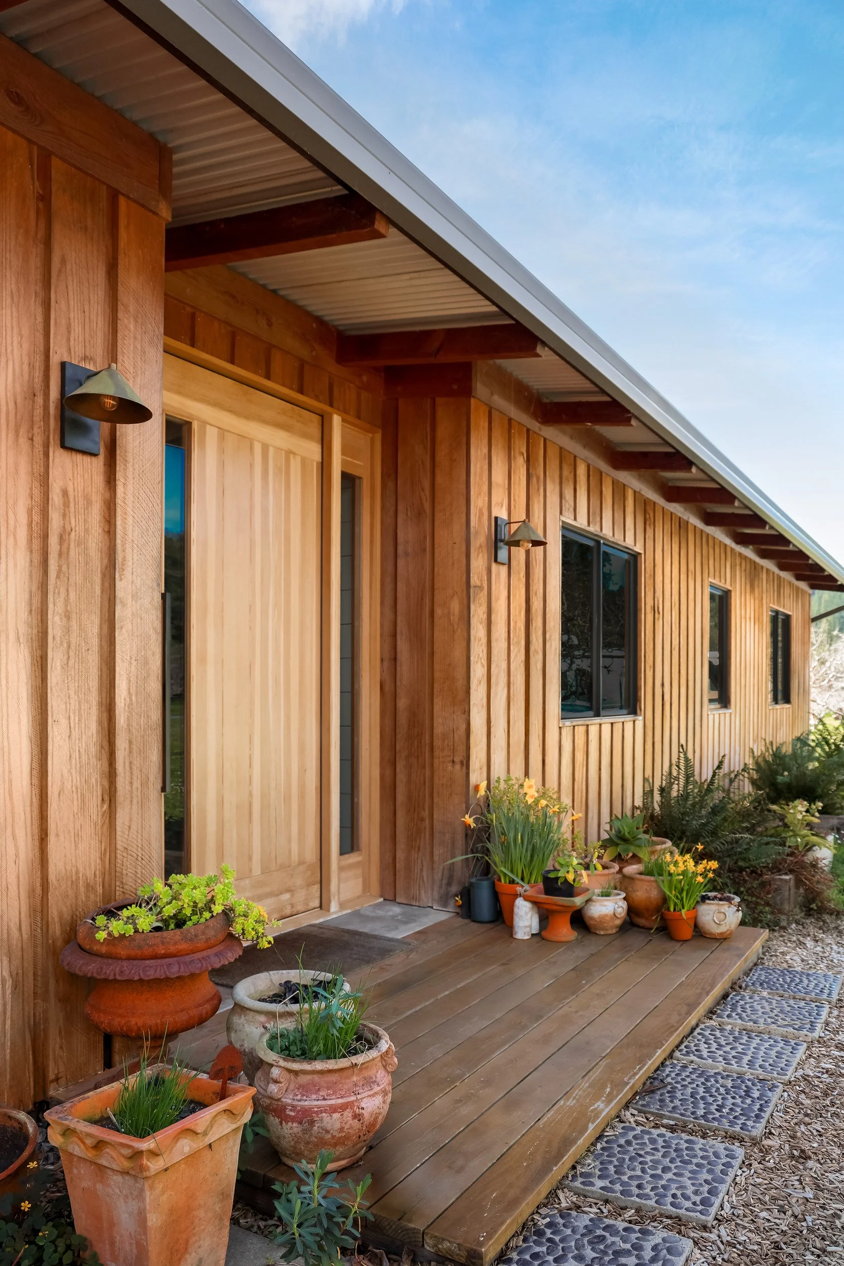 anderson-valley-modern-farmhouse-02-apple-farm-residence-72dpi.jpg