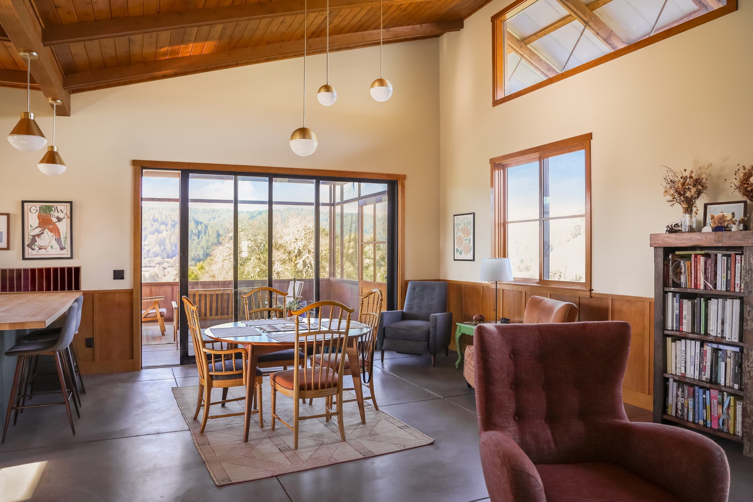 open-living-dining-wood-ceiling-clerestory-valley-view-anderson-valley-boonville-residence-72dpi.jpg