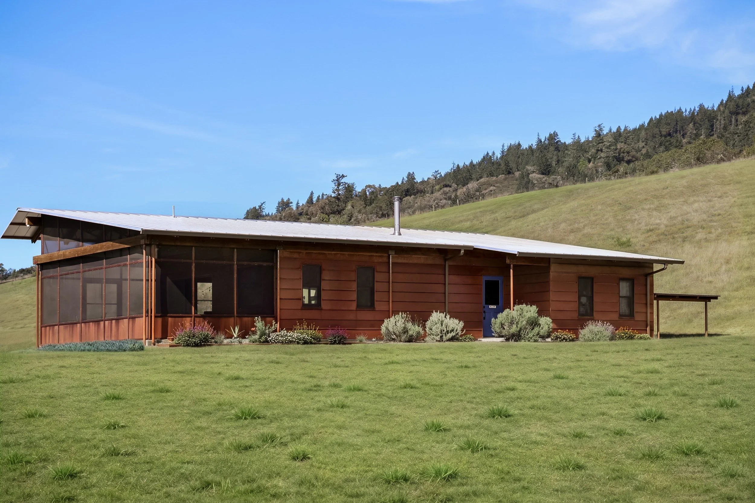 anderson-valley-estate-exterior-boonville-residence-72dpi.jpg