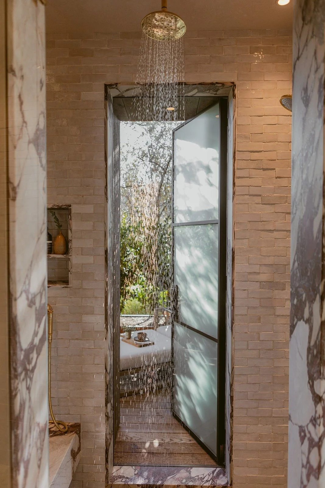 indoor-outdoor-rain-shower-rutherford-villa-72dpi.jpg