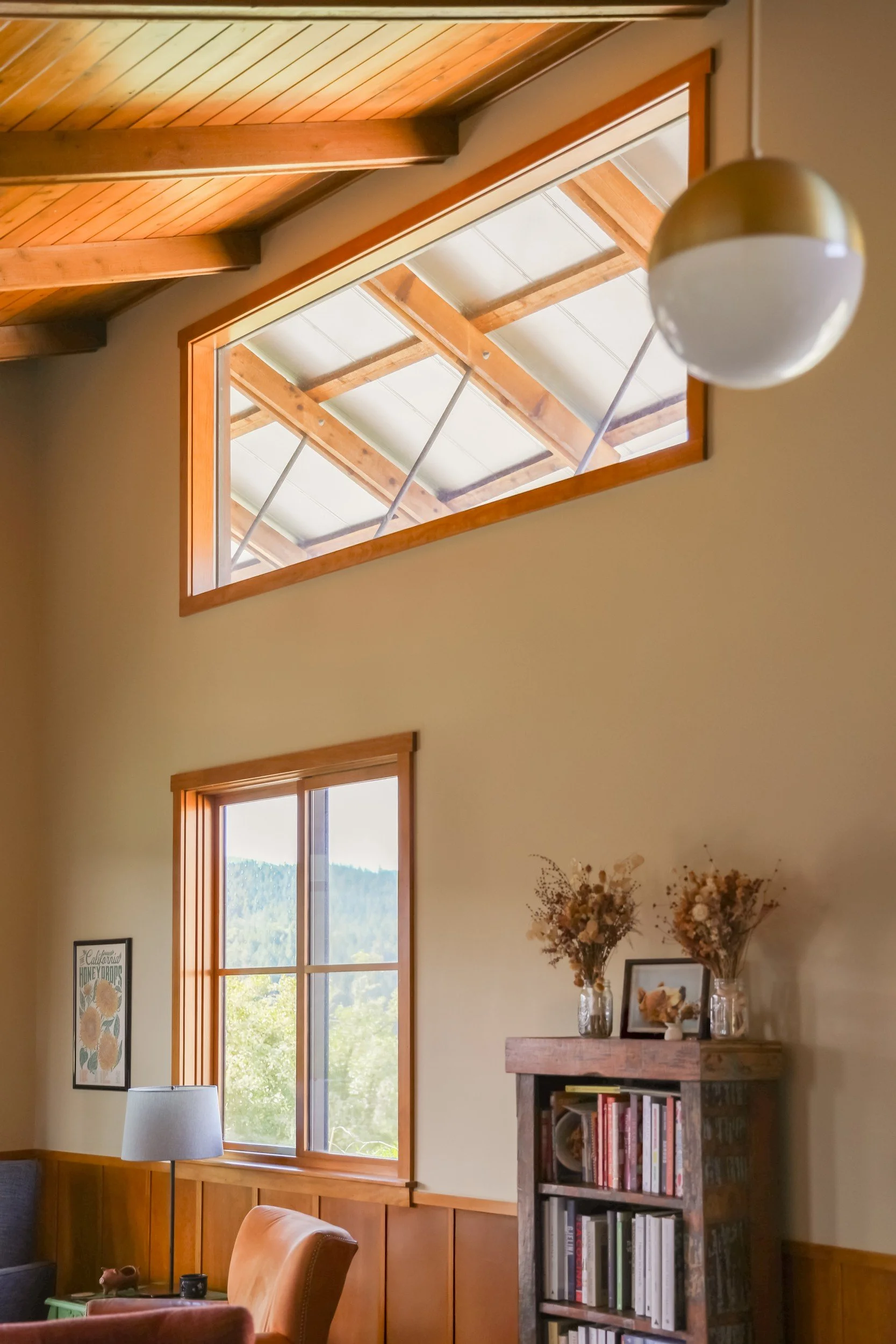 living-room-clerestory-window-wood-ceiling-pendant-light-anderson-valley-boonville-residence-72dpi.jpg