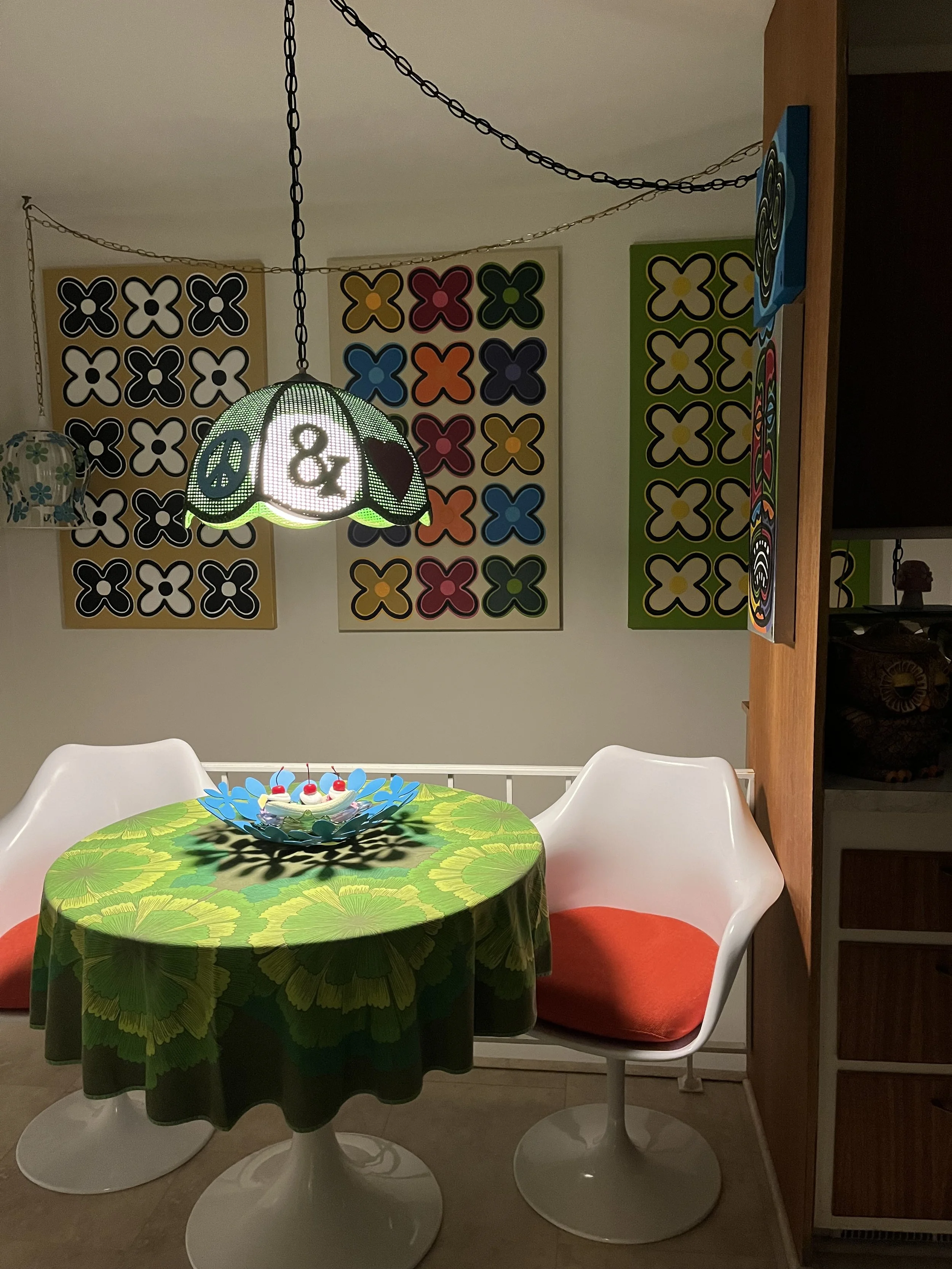 GROOVIEST “PEACE & LOVE” HANGING LIGHT OF YOUR DREAMS